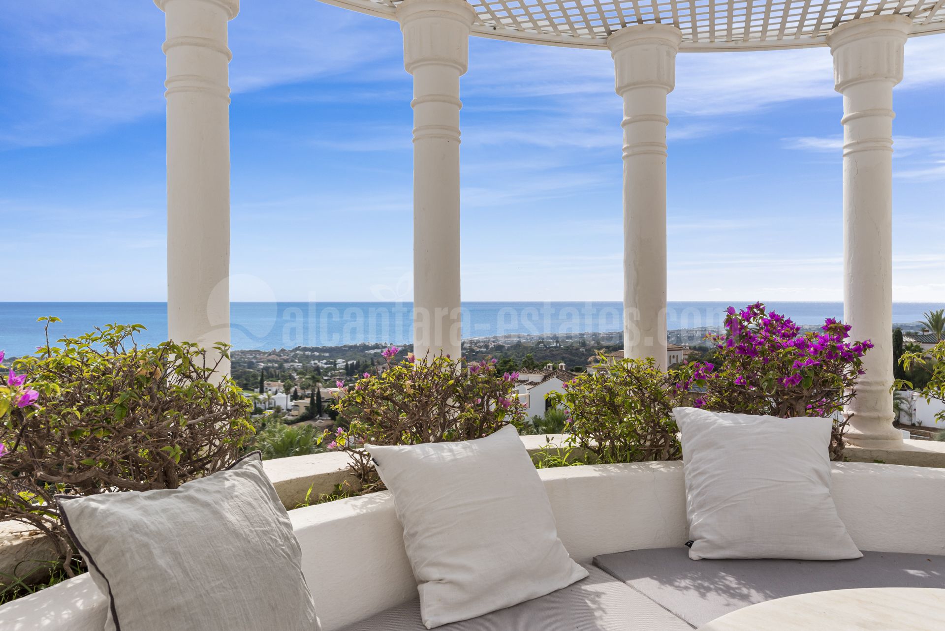 Duplex Penthouse in Marbella Golden Mile, Marbella