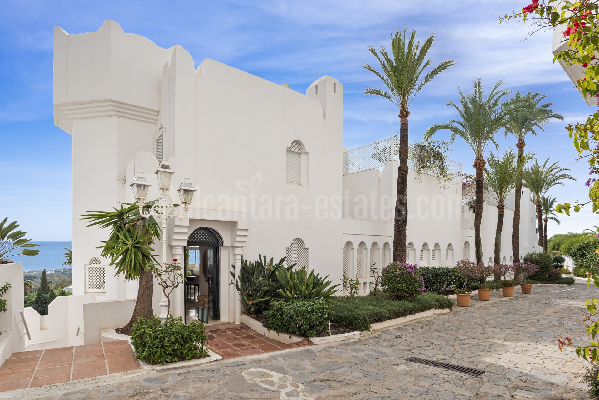 Duplex Penthouse in Marbella Golden Mile, Marbella