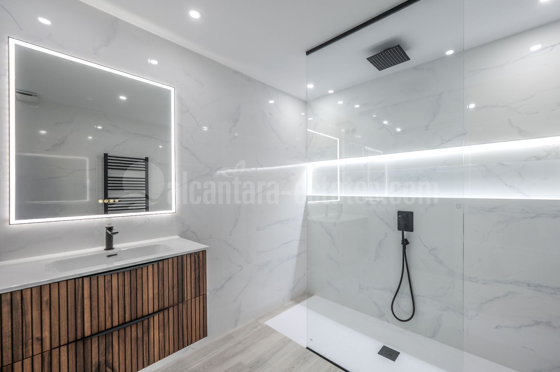 Apartamento en Altos de La Quinta, Benahavis