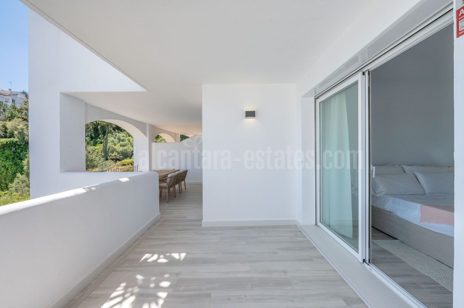 Apartamento en Altos de La Quinta, Benahavis
