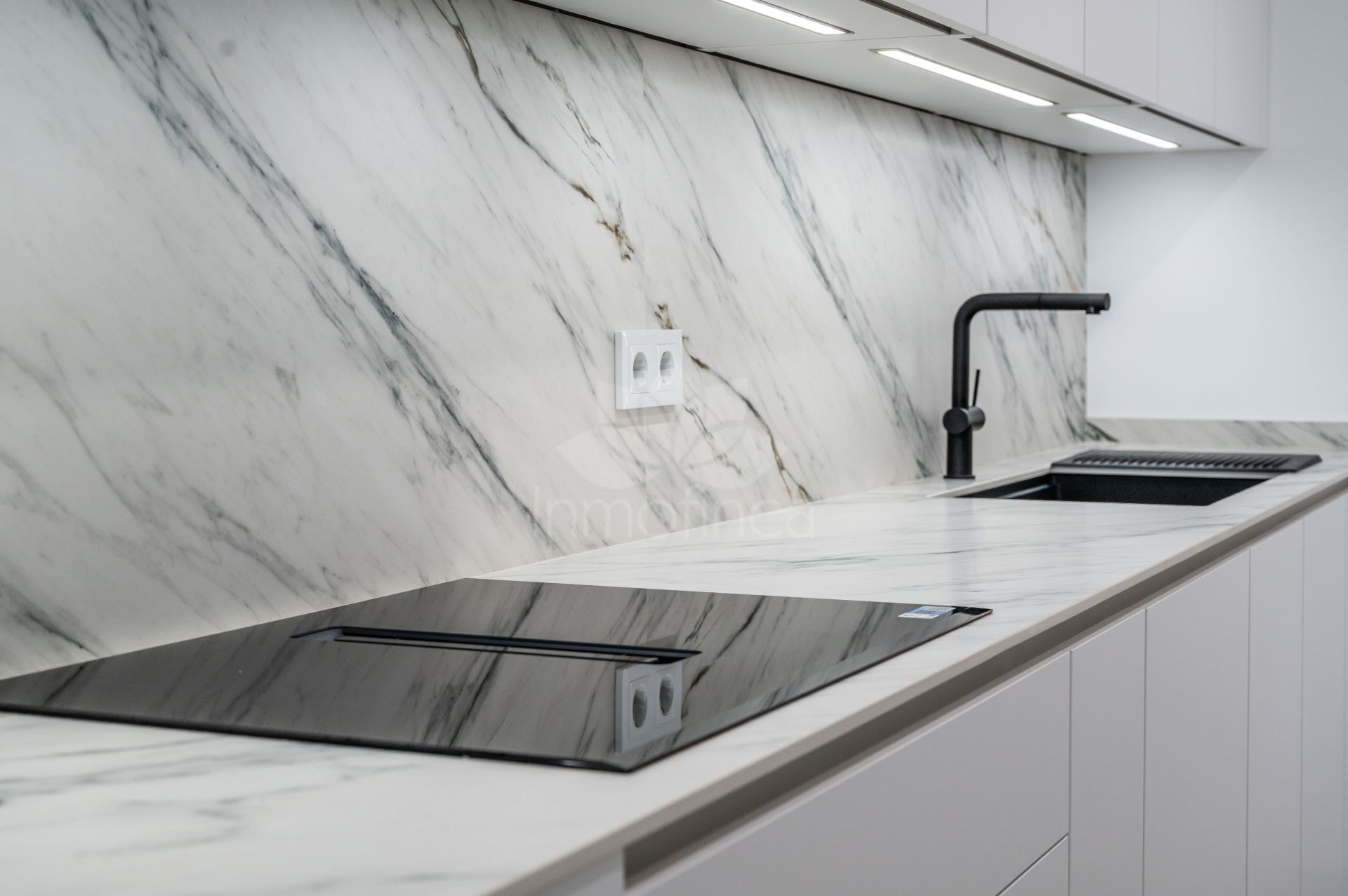 Apartment in Altos de La Quinta, Benahavis