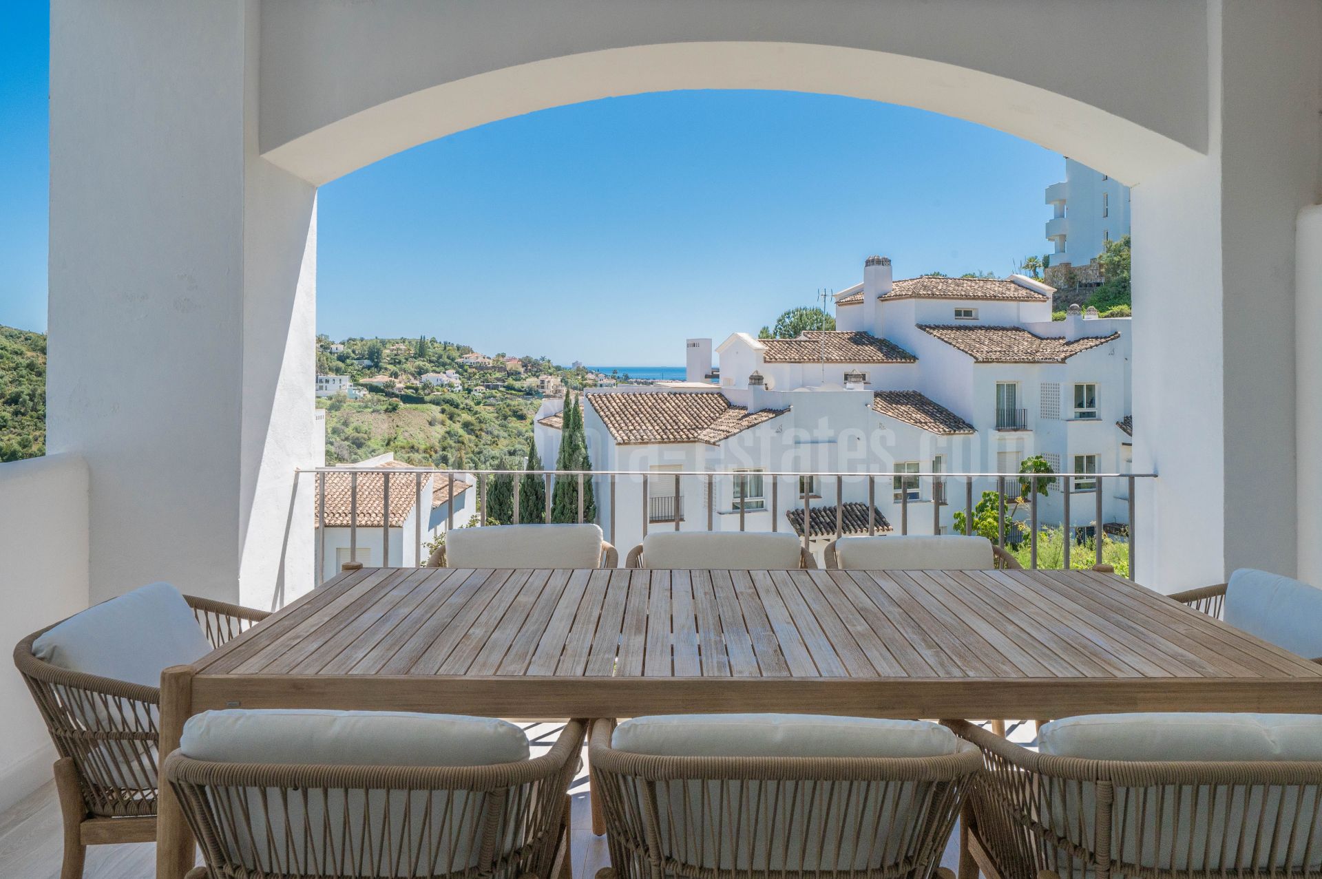 Apartamento en Altos de La Quinta, Benahavis
