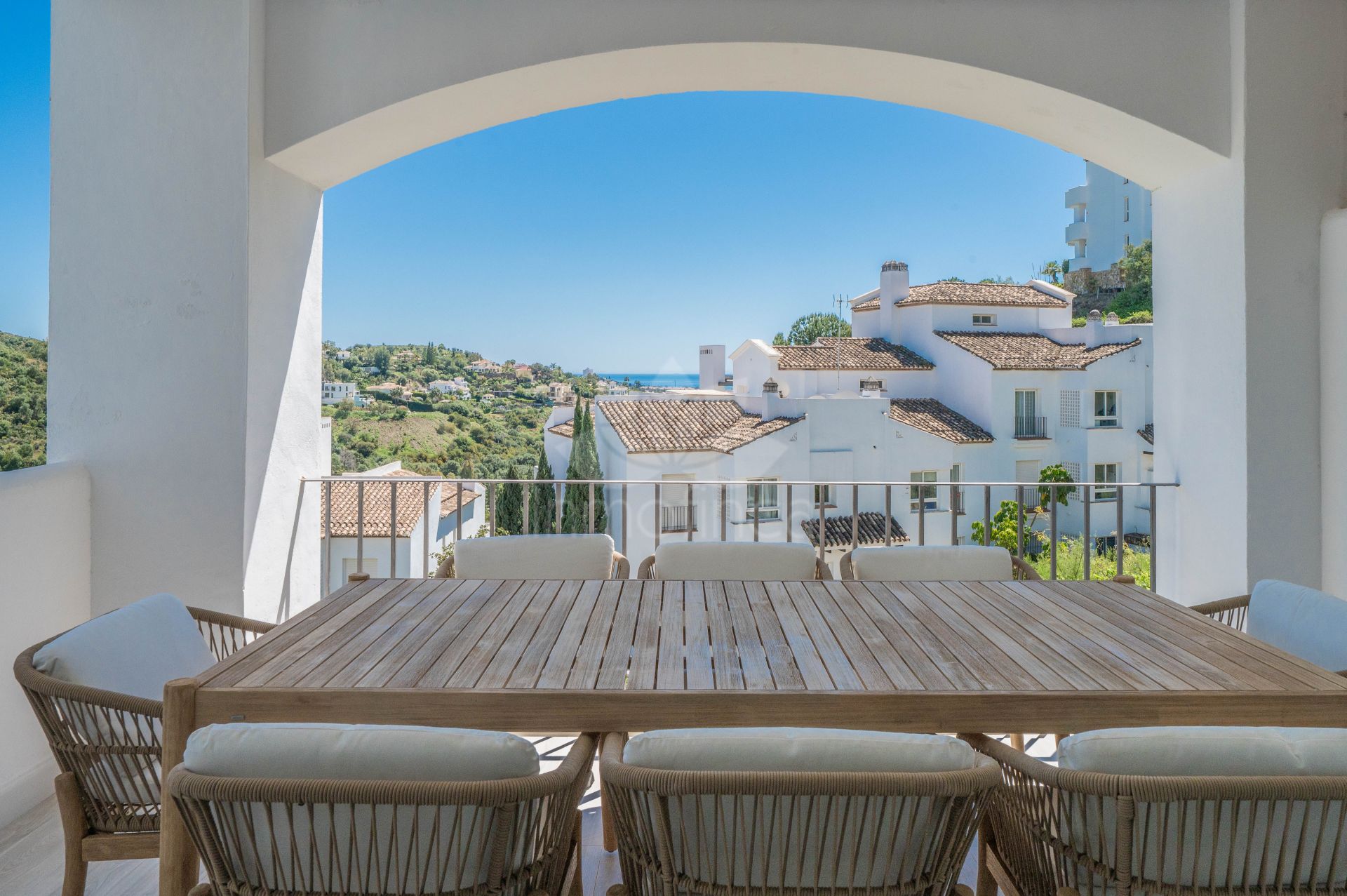 Apartamento en Altos de La Quinta, Benahavis