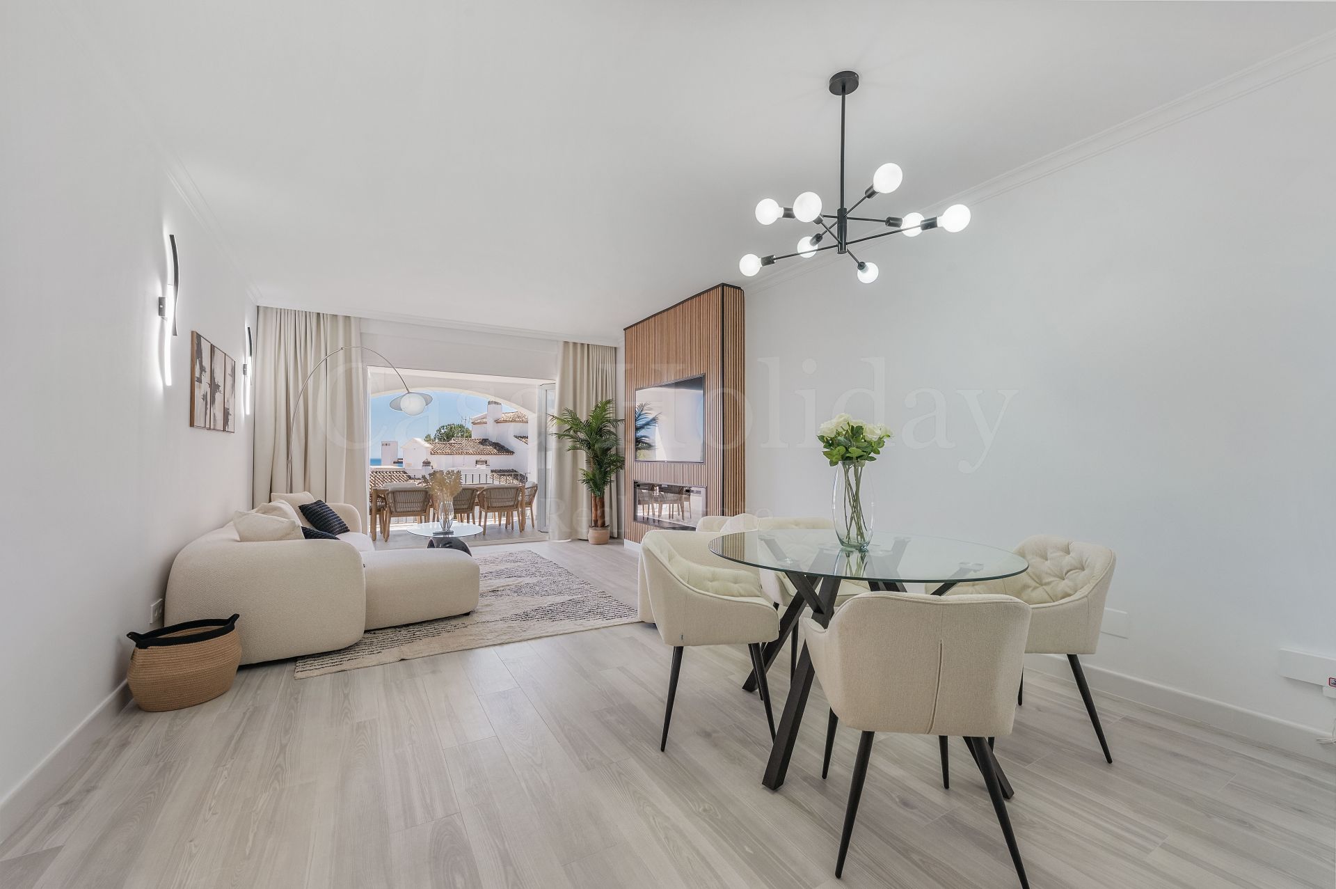 Apartment in Altos de La Quinta, Benahavis