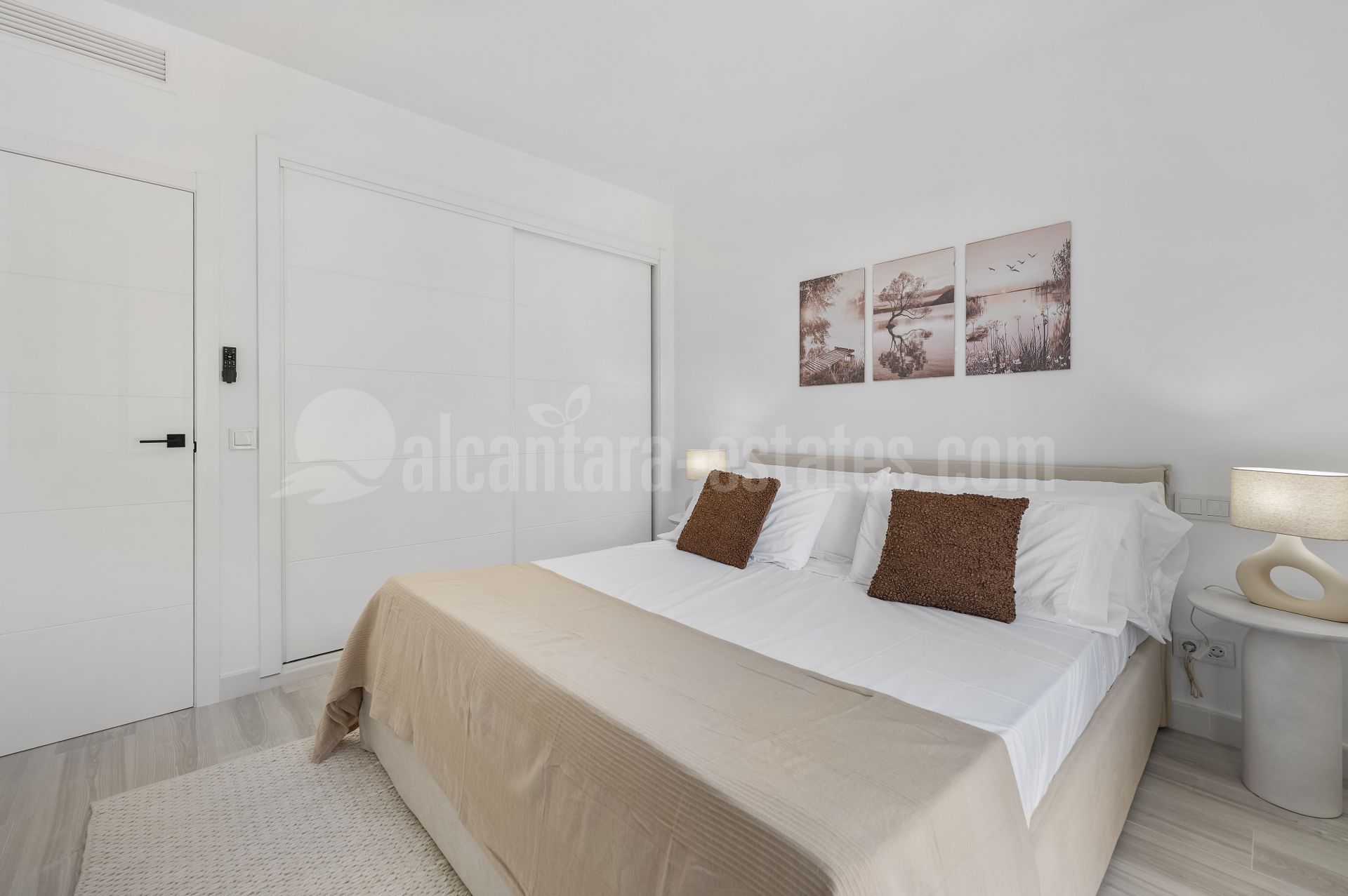 Apartamento en Altos de La Quinta, Benahavis