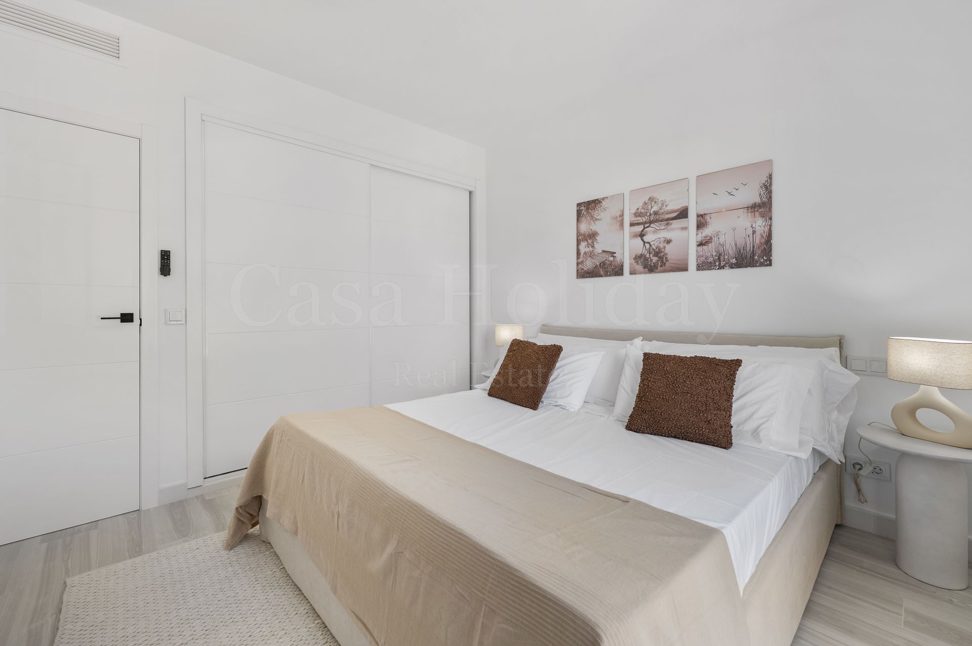 Apartment in Altos de La Quinta, Benahavis