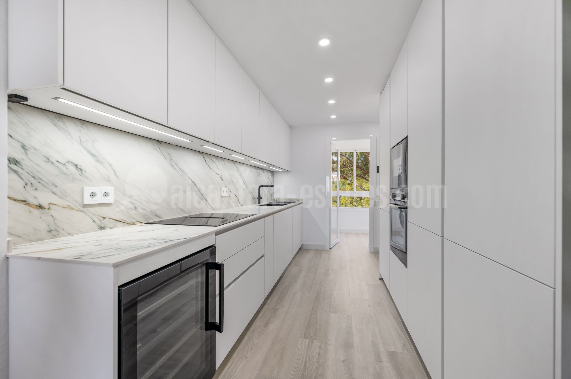 Apartamento en Altos de La Quinta, Benahavis