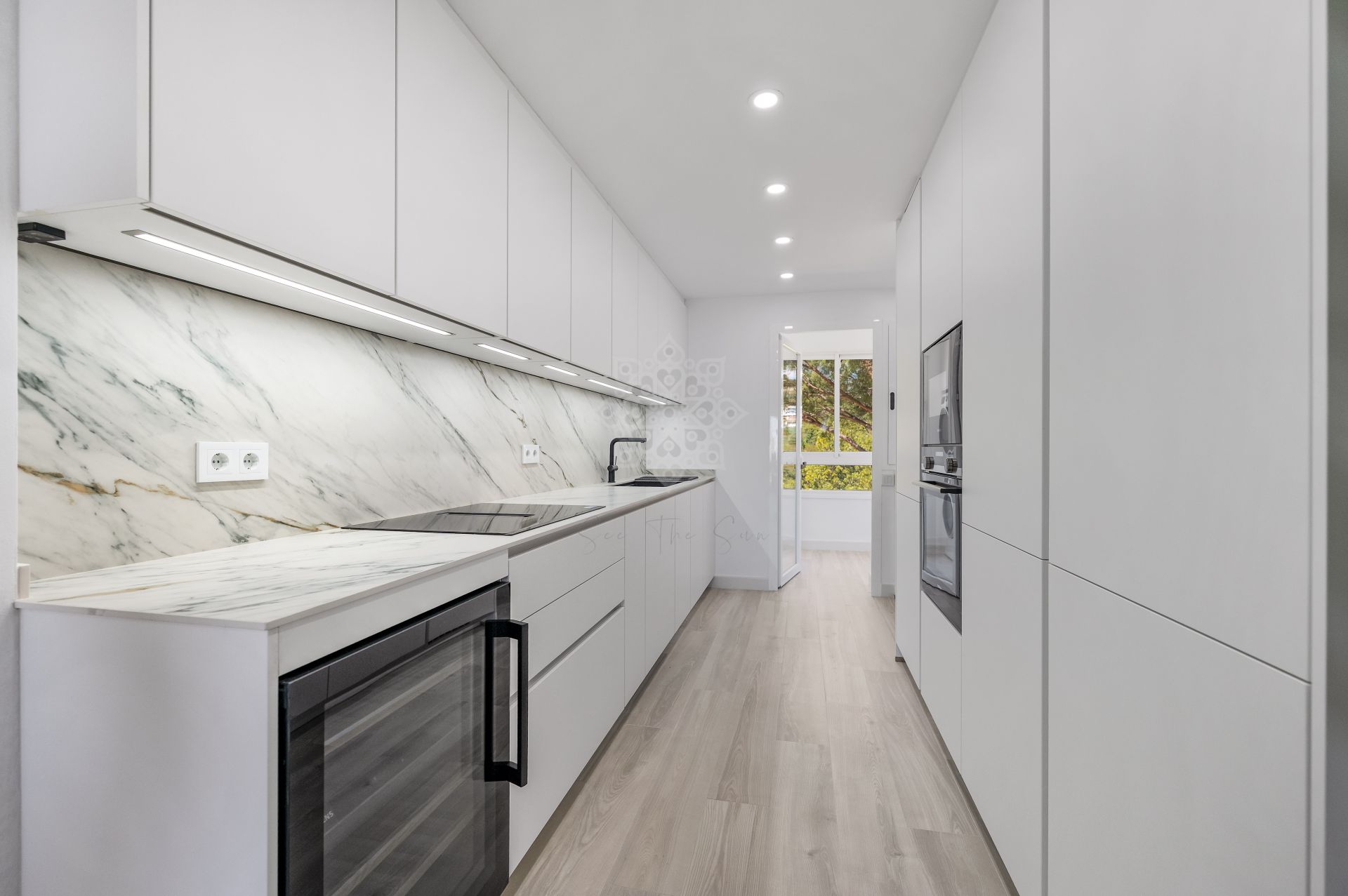 Apartment in Altos de La Quinta, Benahavis