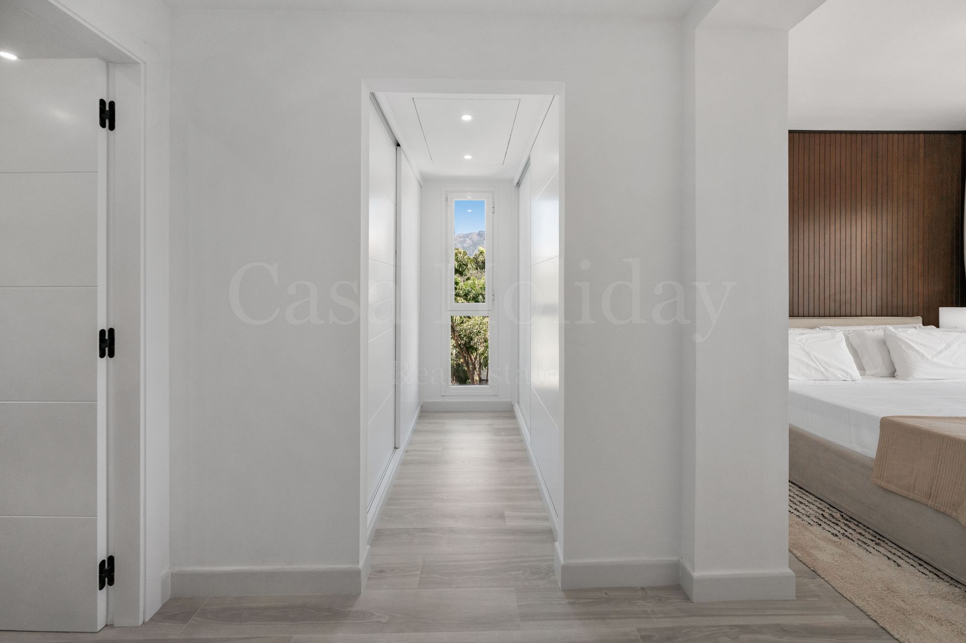 Apartment in Altos de La Quinta, Benahavis