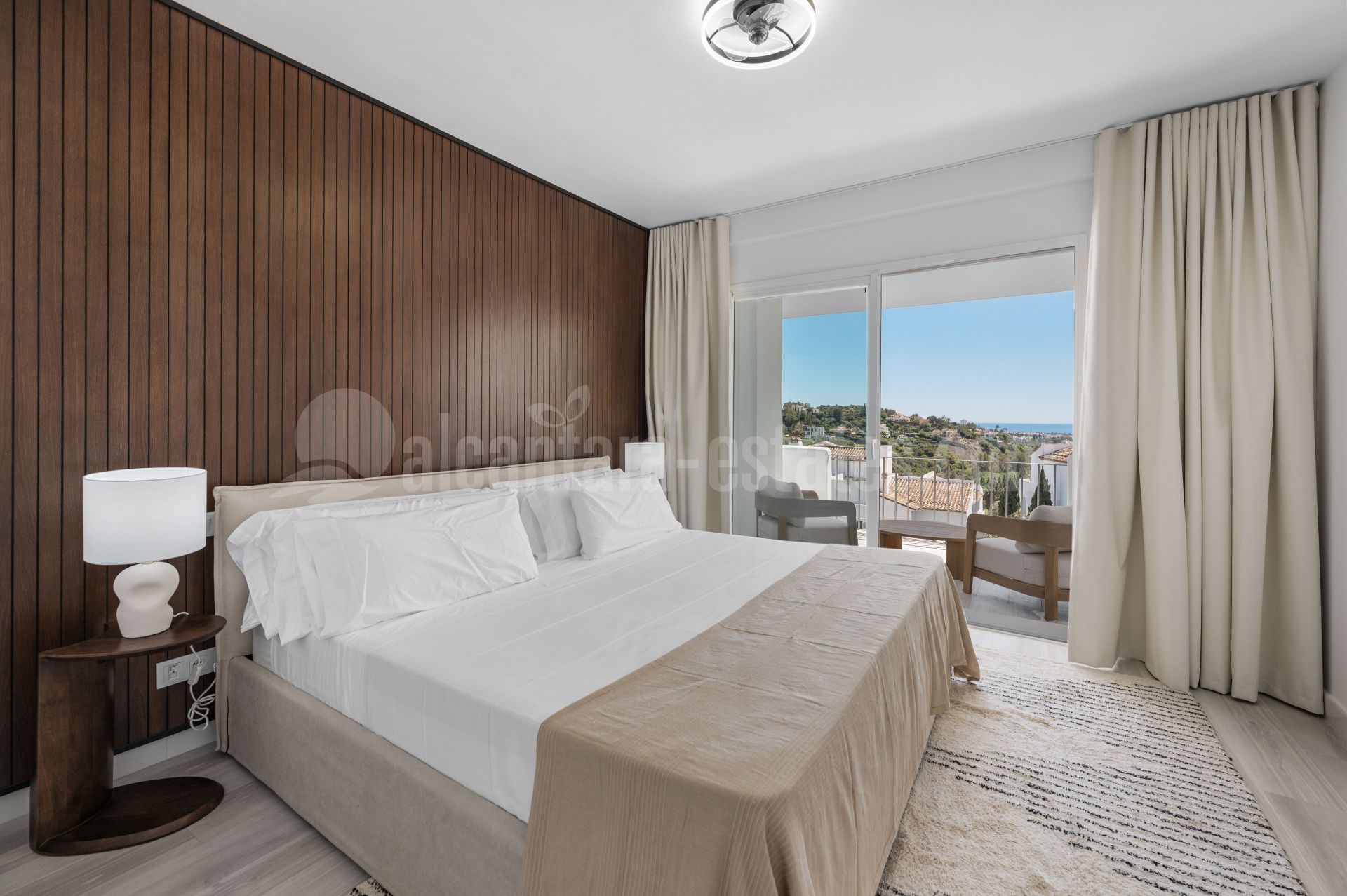 Apartamento en Altos de La Quinta, Benahavis