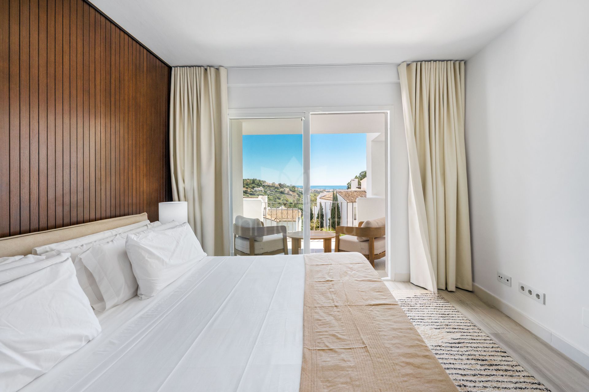 Apartment in Altos de La Quinta, Benahavis