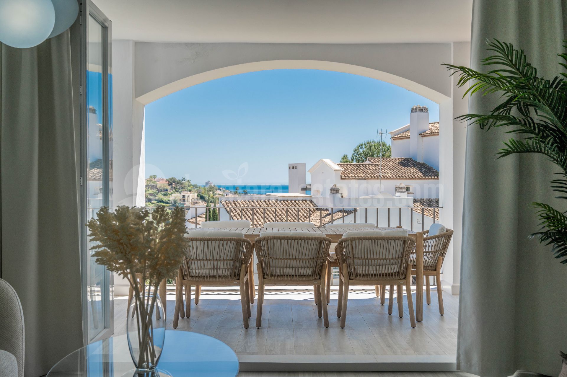 Apartamento en Altos de La Quinta, Benahavis