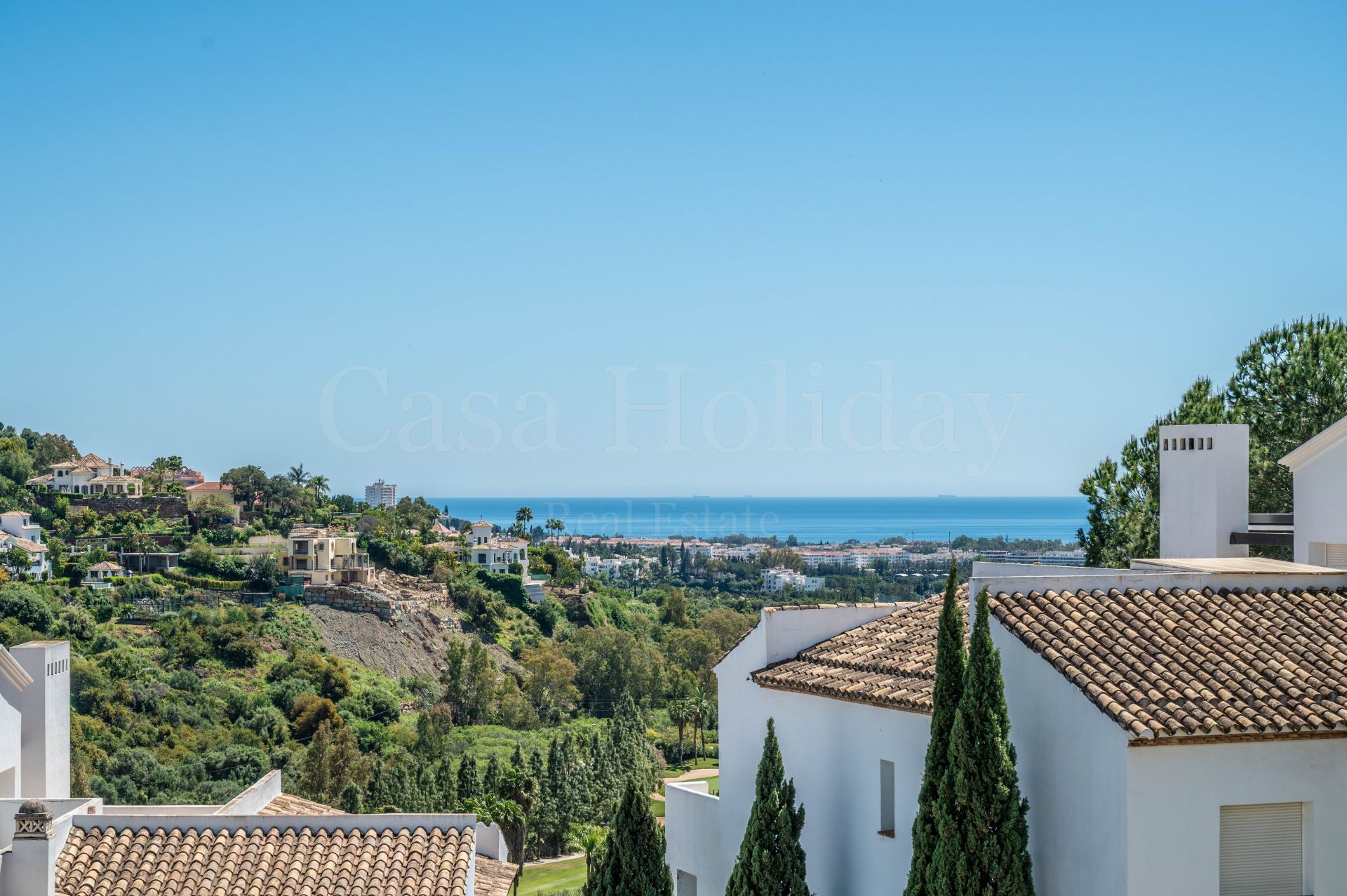 Apartment in Altos de La Quinta, Benahavis