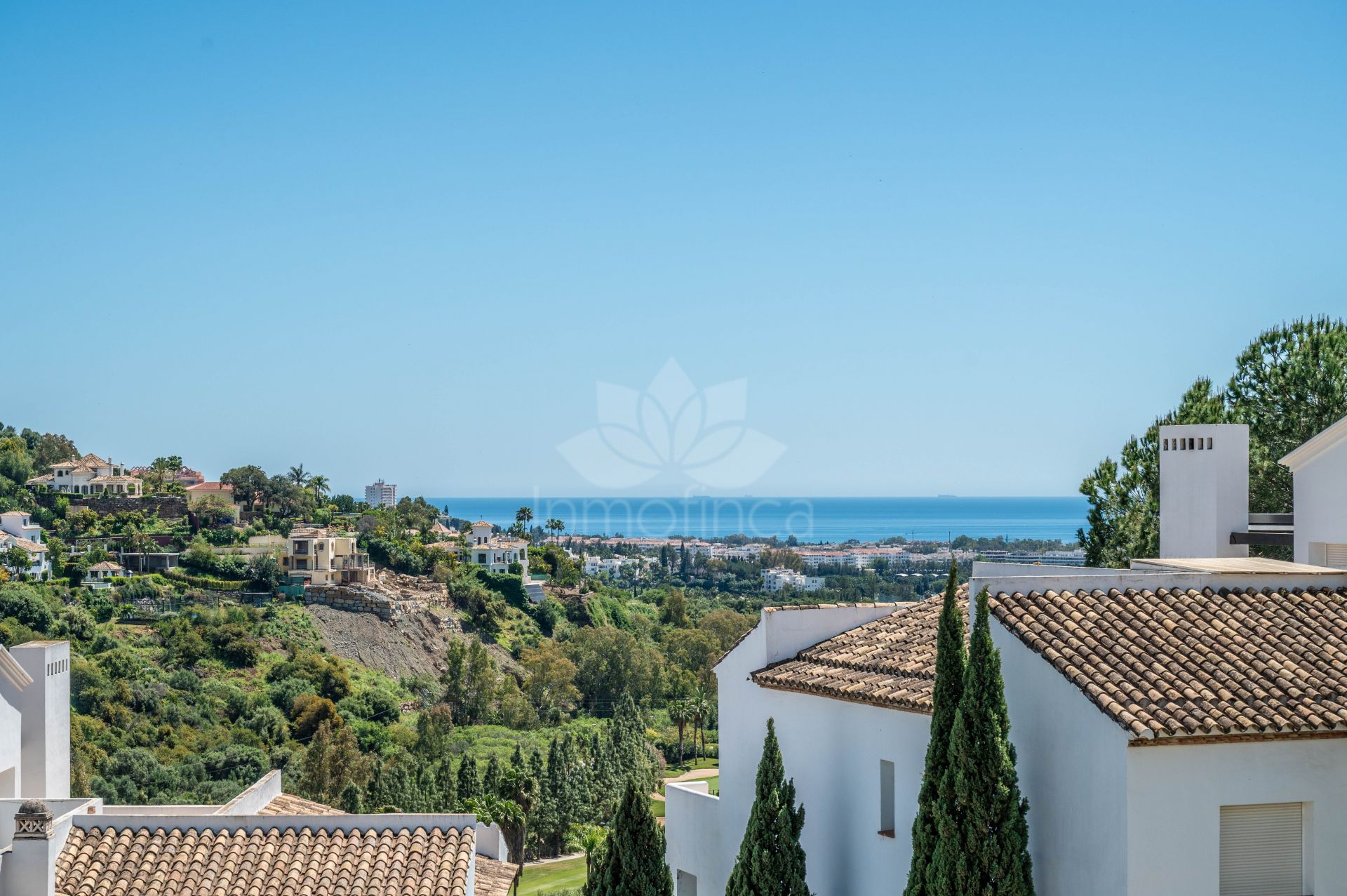 Apartment in Altos de La Quinta, Benahavis