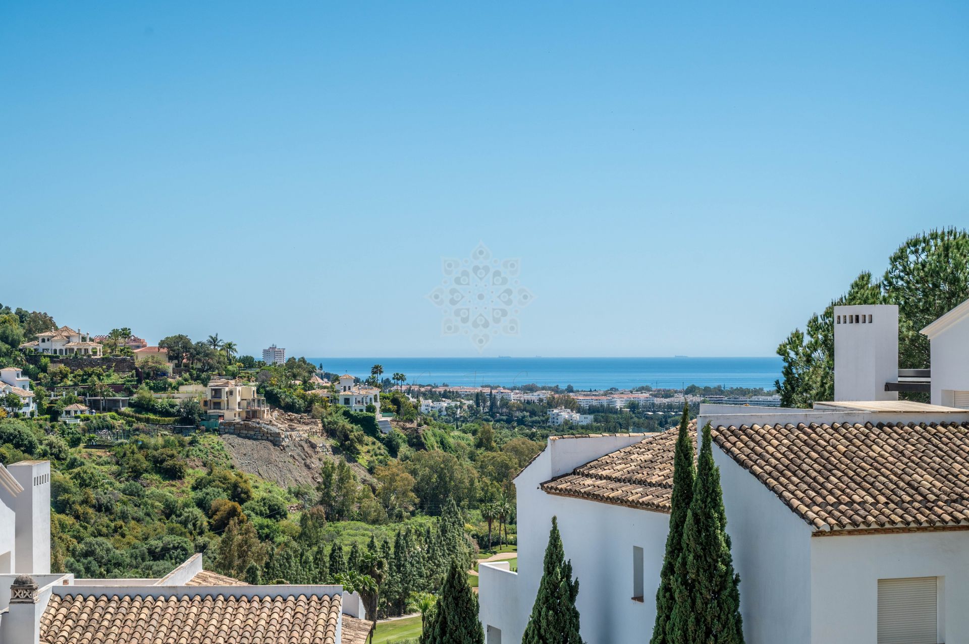 Apartment in Altos de La Quinta, Benahavis