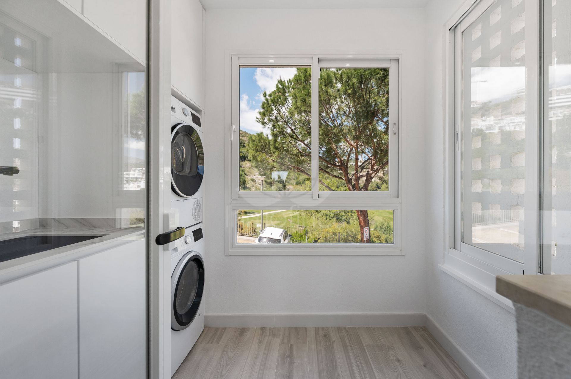 Apartment in Altos de La Quinta, Benahavis