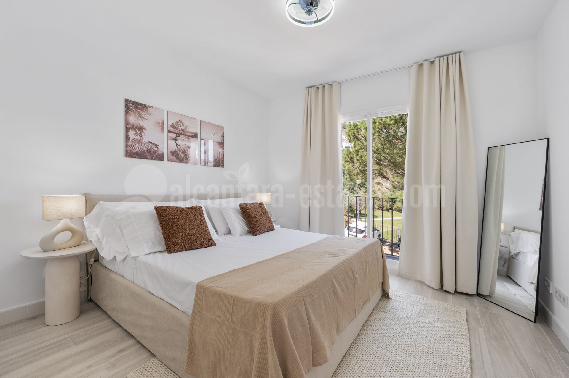 Apartamento en Altos de La Quinta, Benahavis