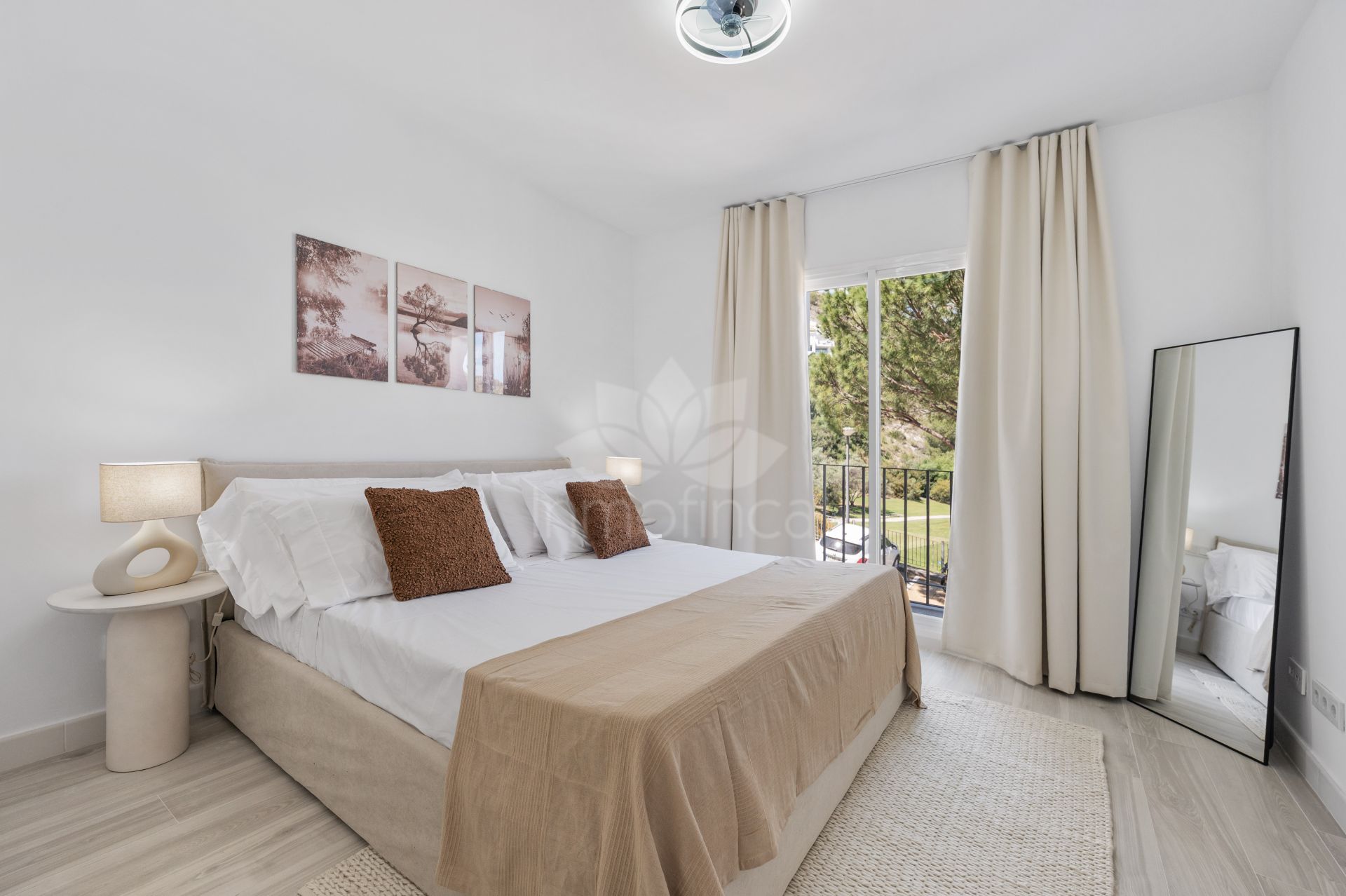 Apartment in Altos de La Quinta, Benahavis