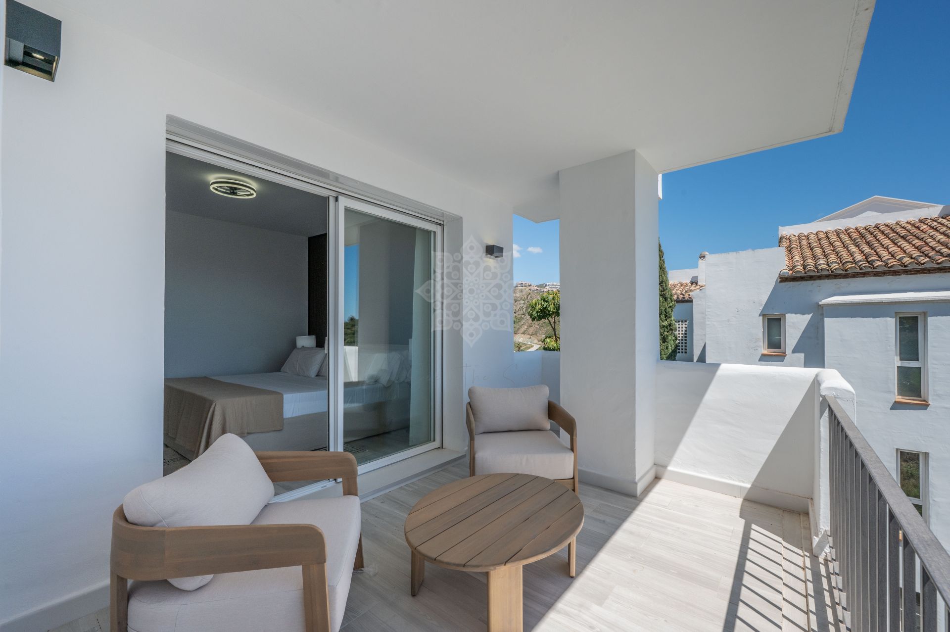 Apartment in Altos de La Quinta, Benahavis