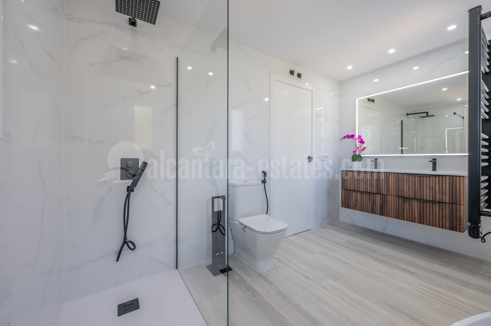 Apartamento en Altos de La Quinta, Benahavis