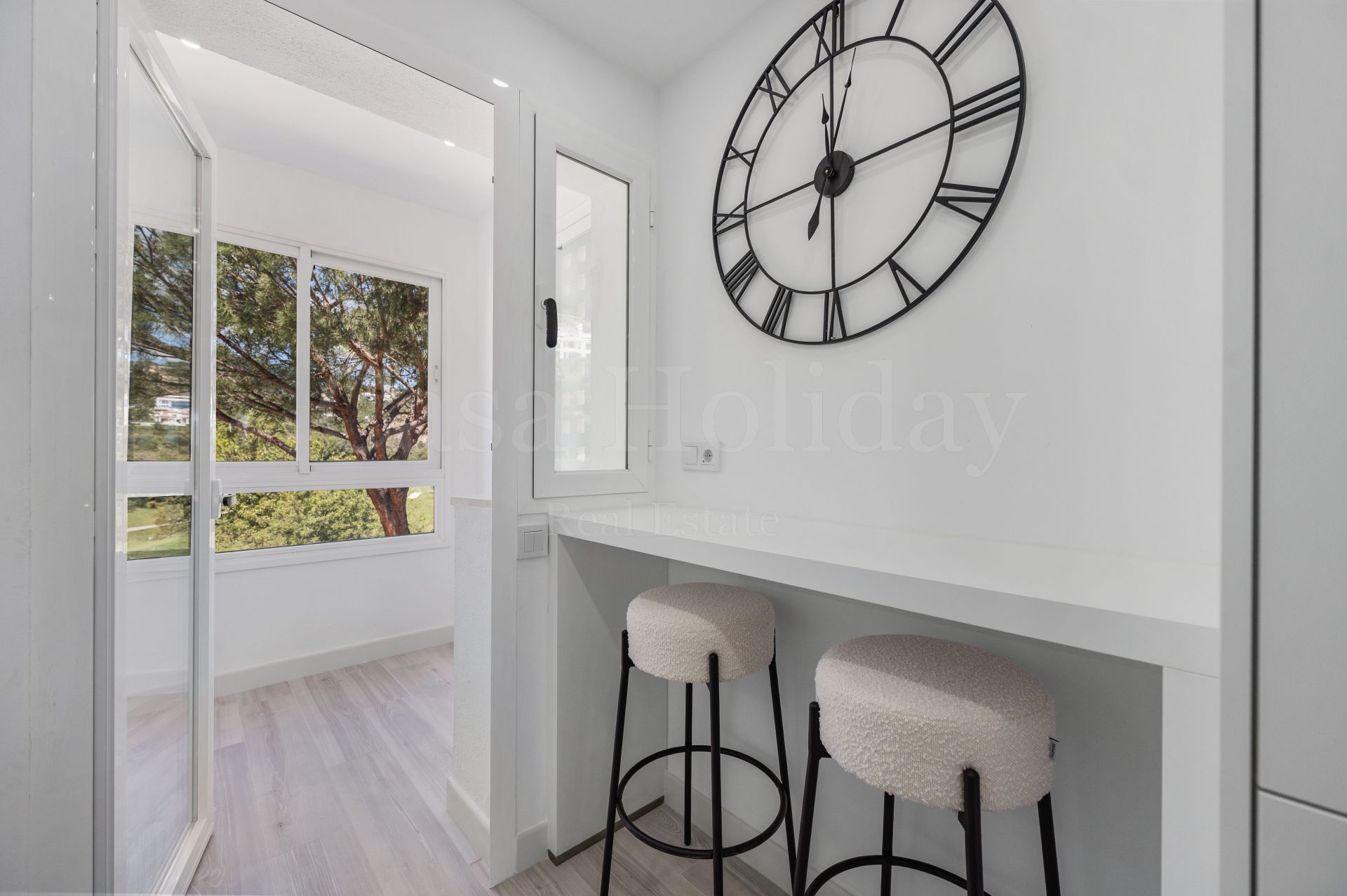 Apartment in Altos de La Quinta, Benahavis