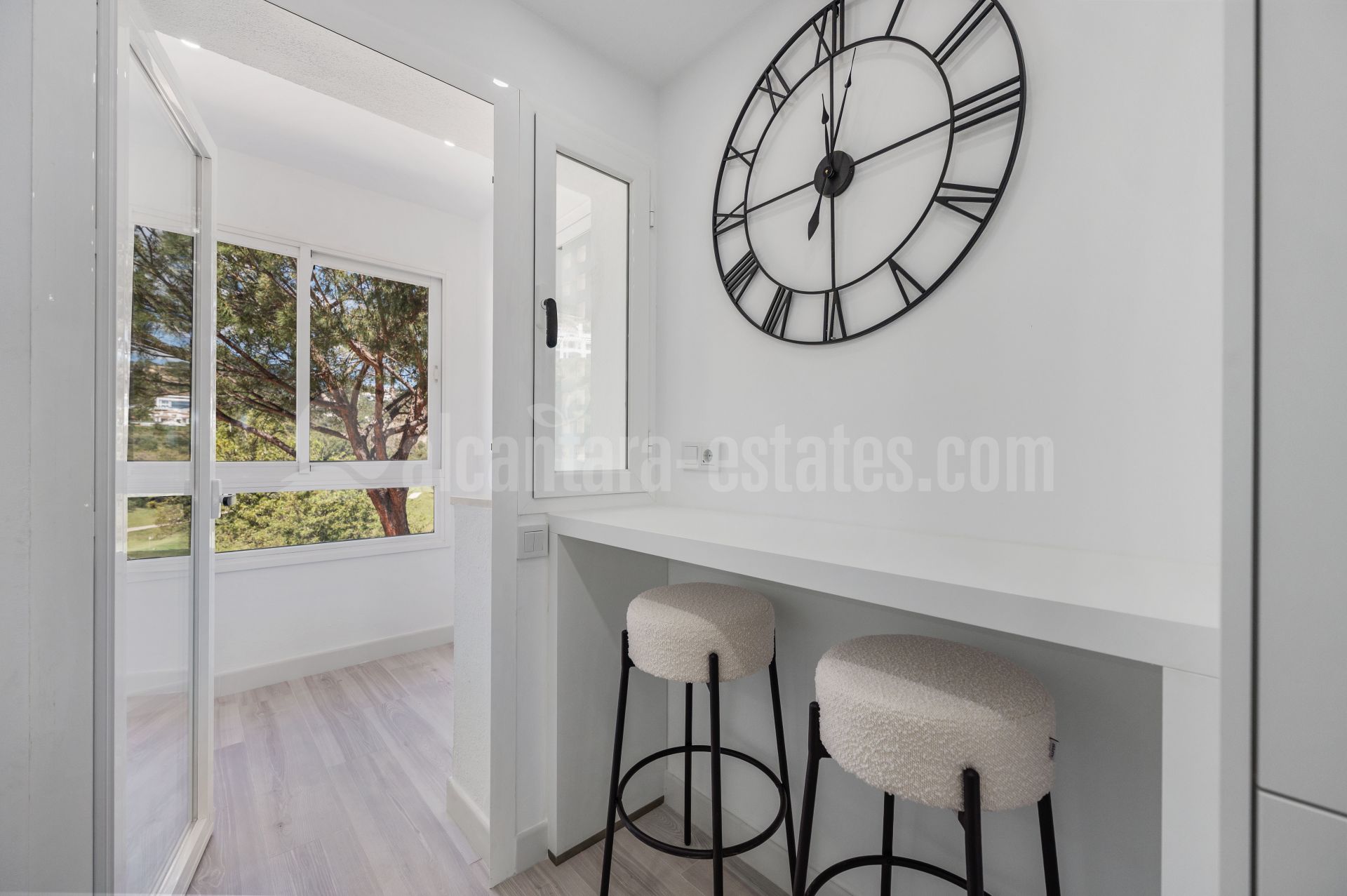 Apartamento en Altos de La Quinta, Benahavis