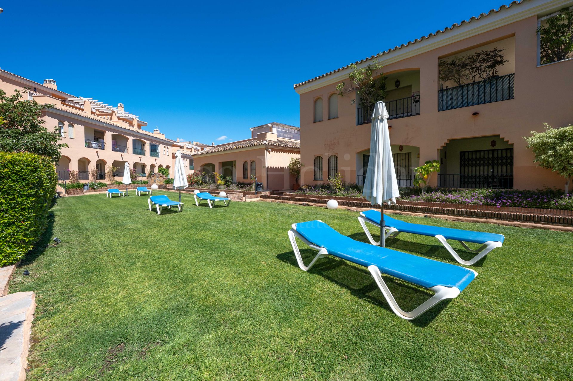 Apartment in Puerto Golf, Marbella