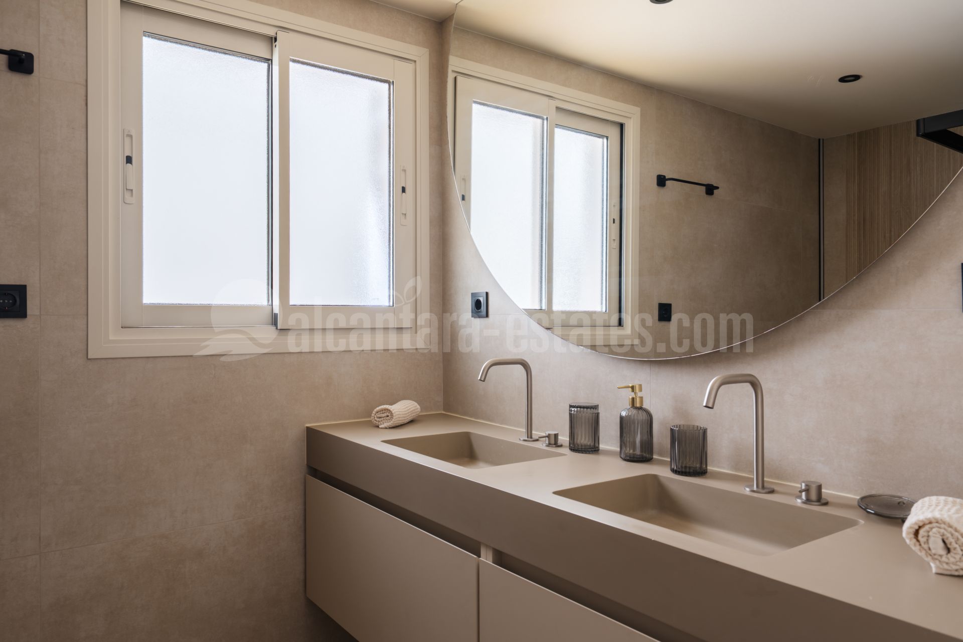 Apartment in Nueva Andalucia, Marbella