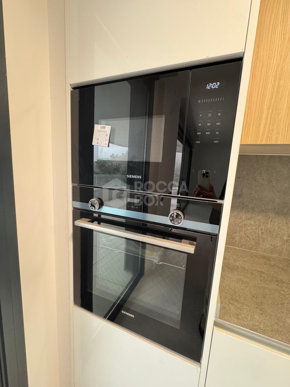 Exclusive 3-Bedroom Luxury Apartment in the Elevated Area of Los Monteros, One of the Most Prestigious Residential Zones in East Marbella