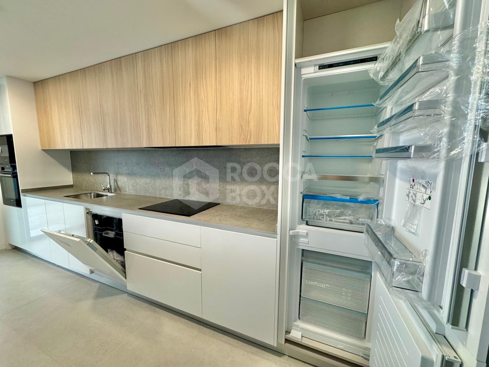 Exclusive 3-Bedroom Luxury Apartment in the Elevated Area of Los Monteros, One of the Most Prestigious Residential Zones in East Marbella