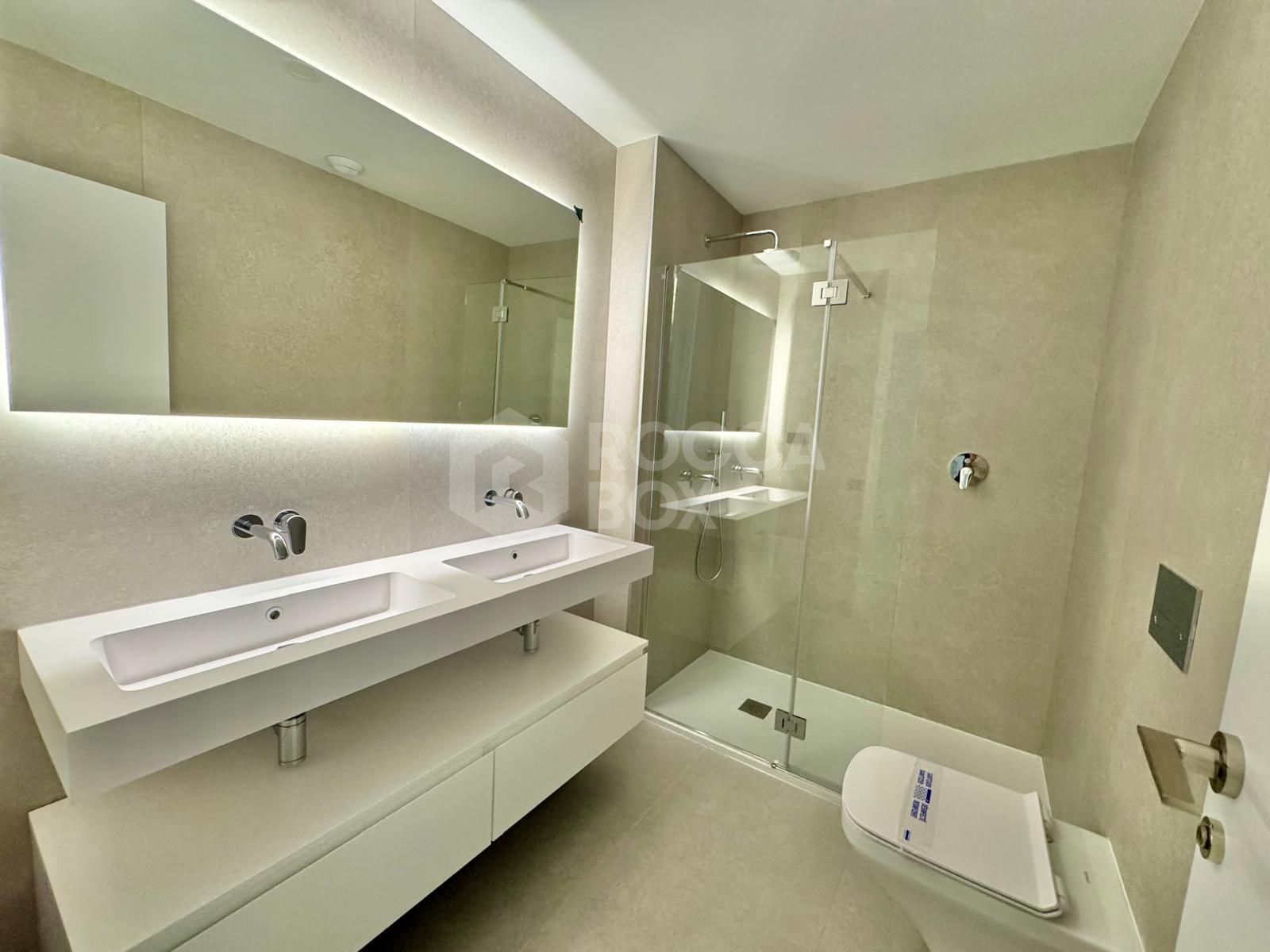 Exclusive 3-Bedroom Luxury Apartment in the Elevated Area of Los Monteros, One of the Most Prestigious Residential Zones in East Marbella