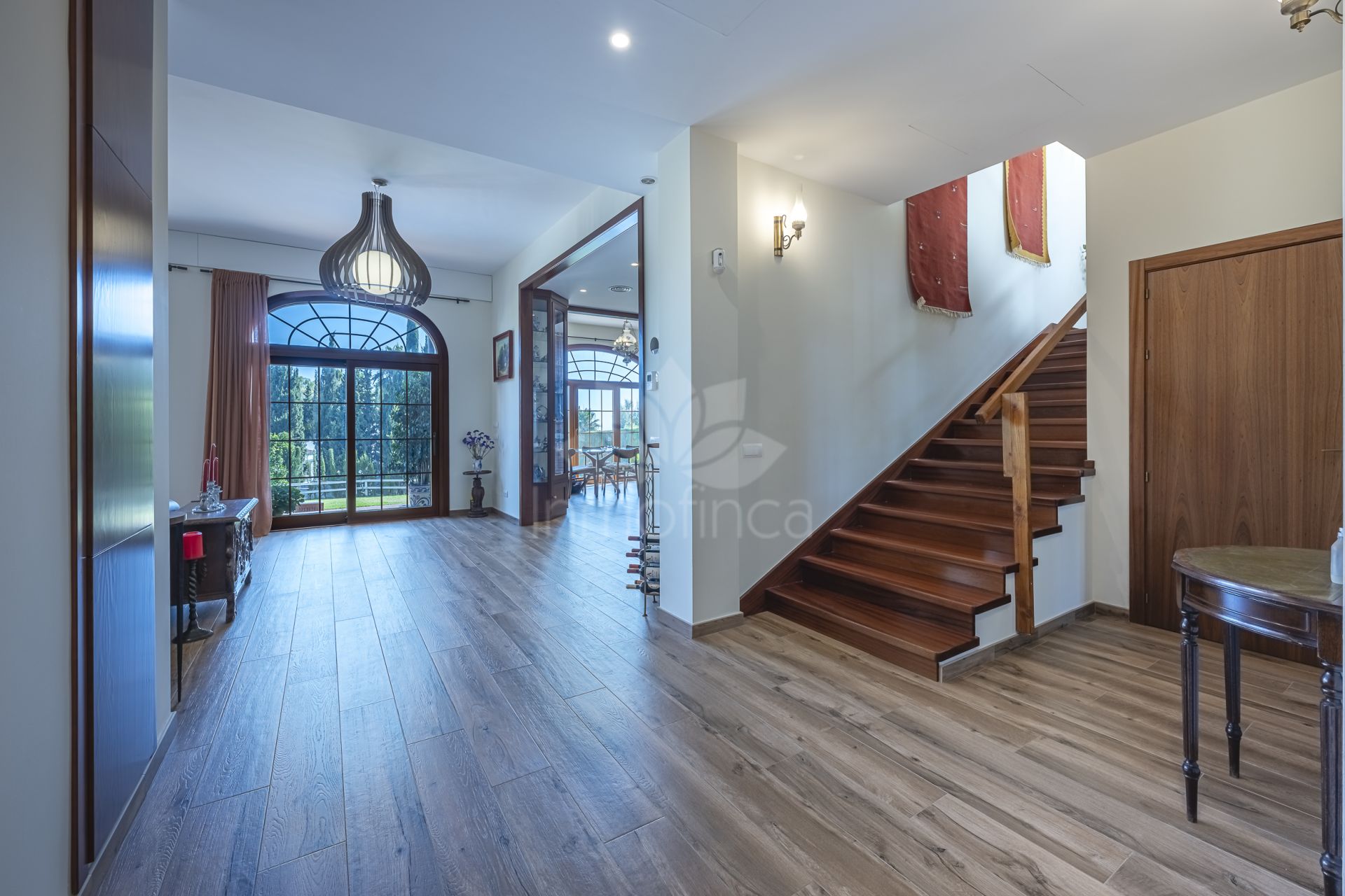 Villa in El Rosario, Marbella