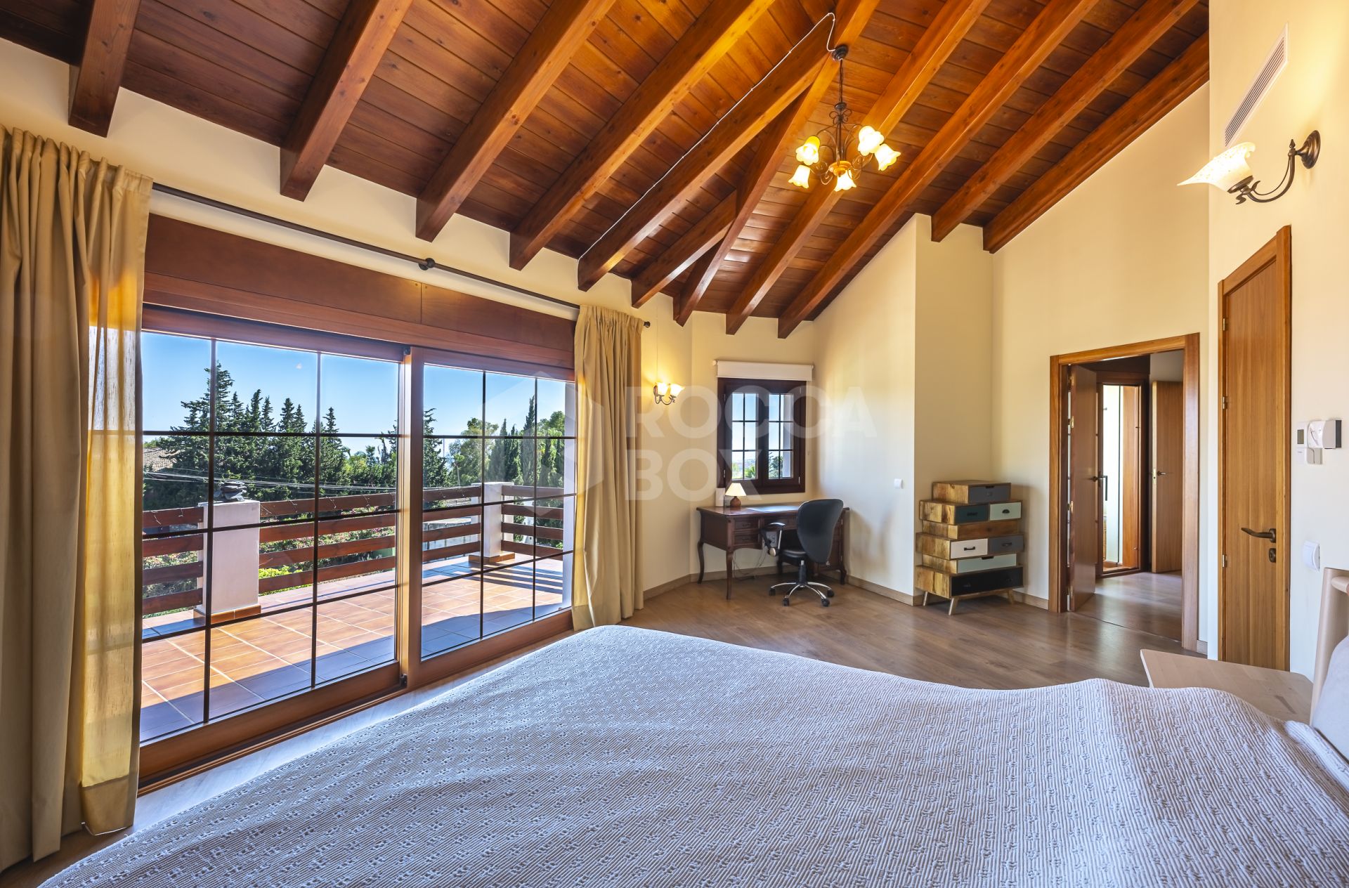 Modern Villa Close to the Beach for Sale in El Rosario, Marbella East