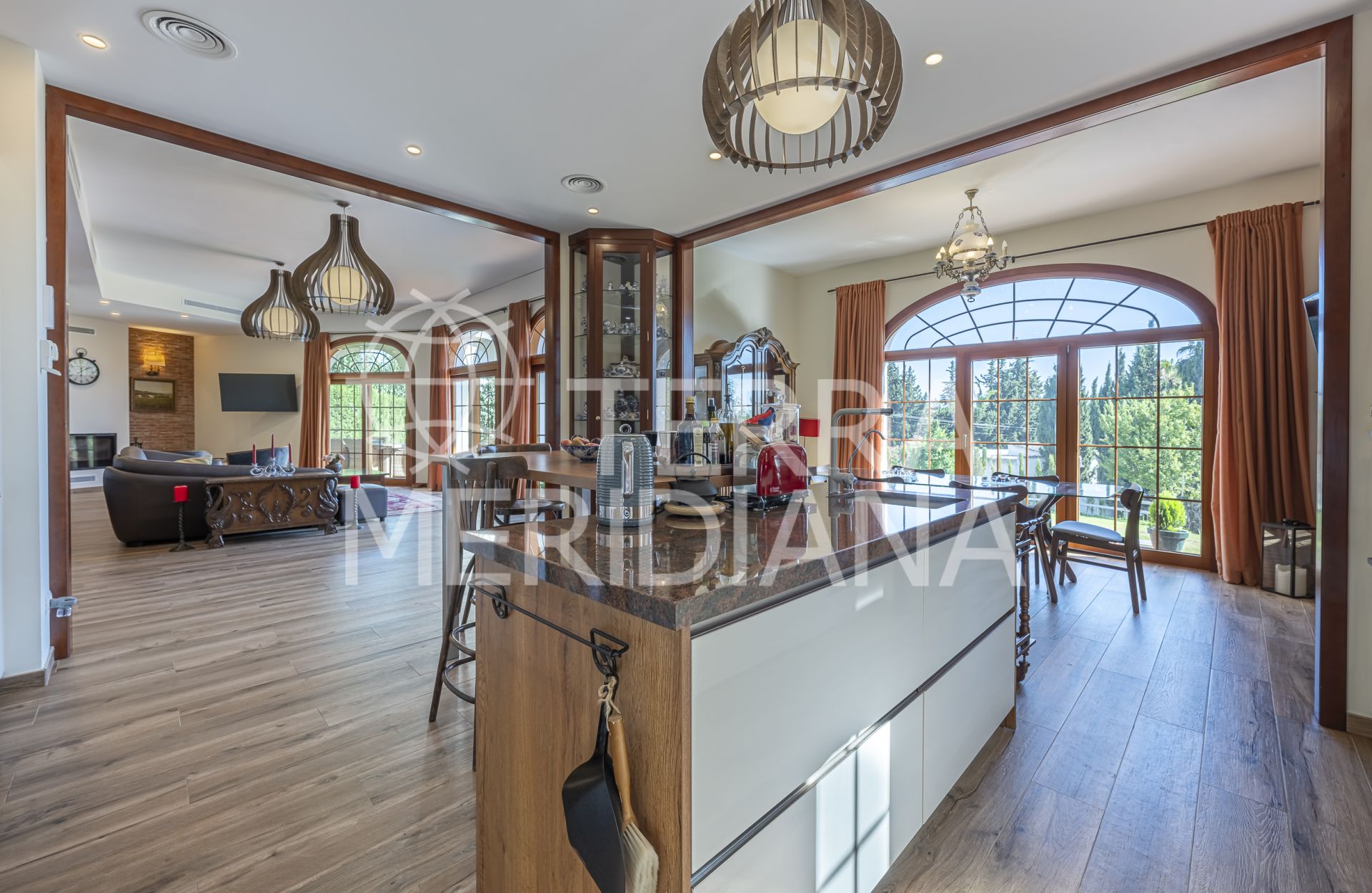 Villa in El Rosario, Marbella