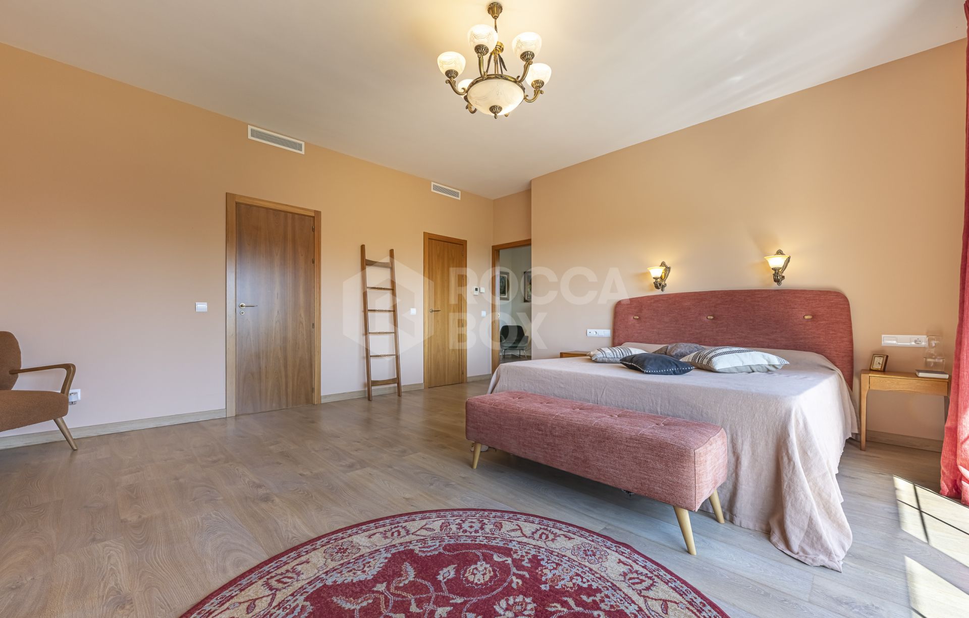 Modern Villa Close to the Beach for Sale in El Rosario, Marbella East