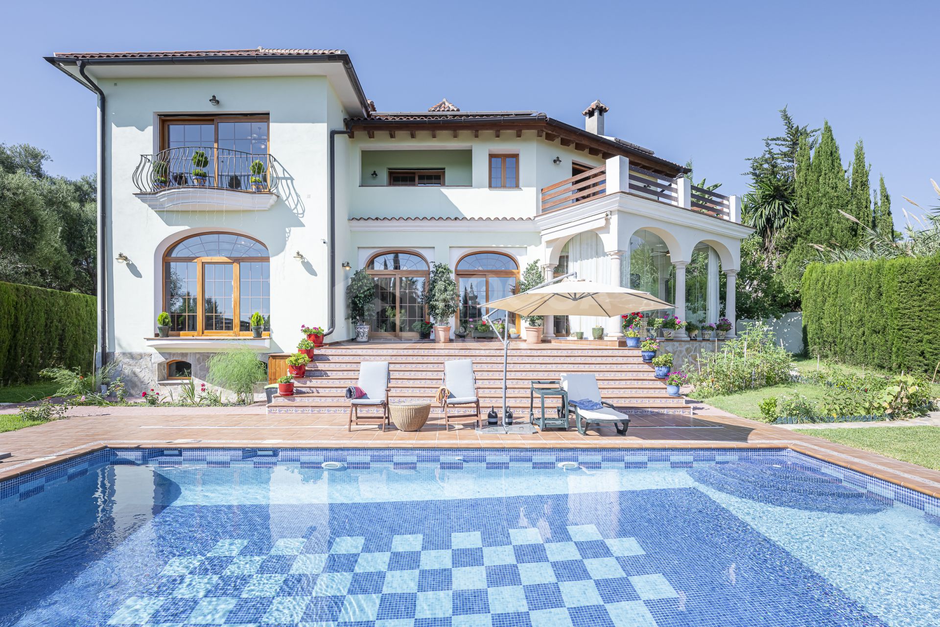 Modern Villa Close to the Beach for Sale in El Rosario, Marbella East