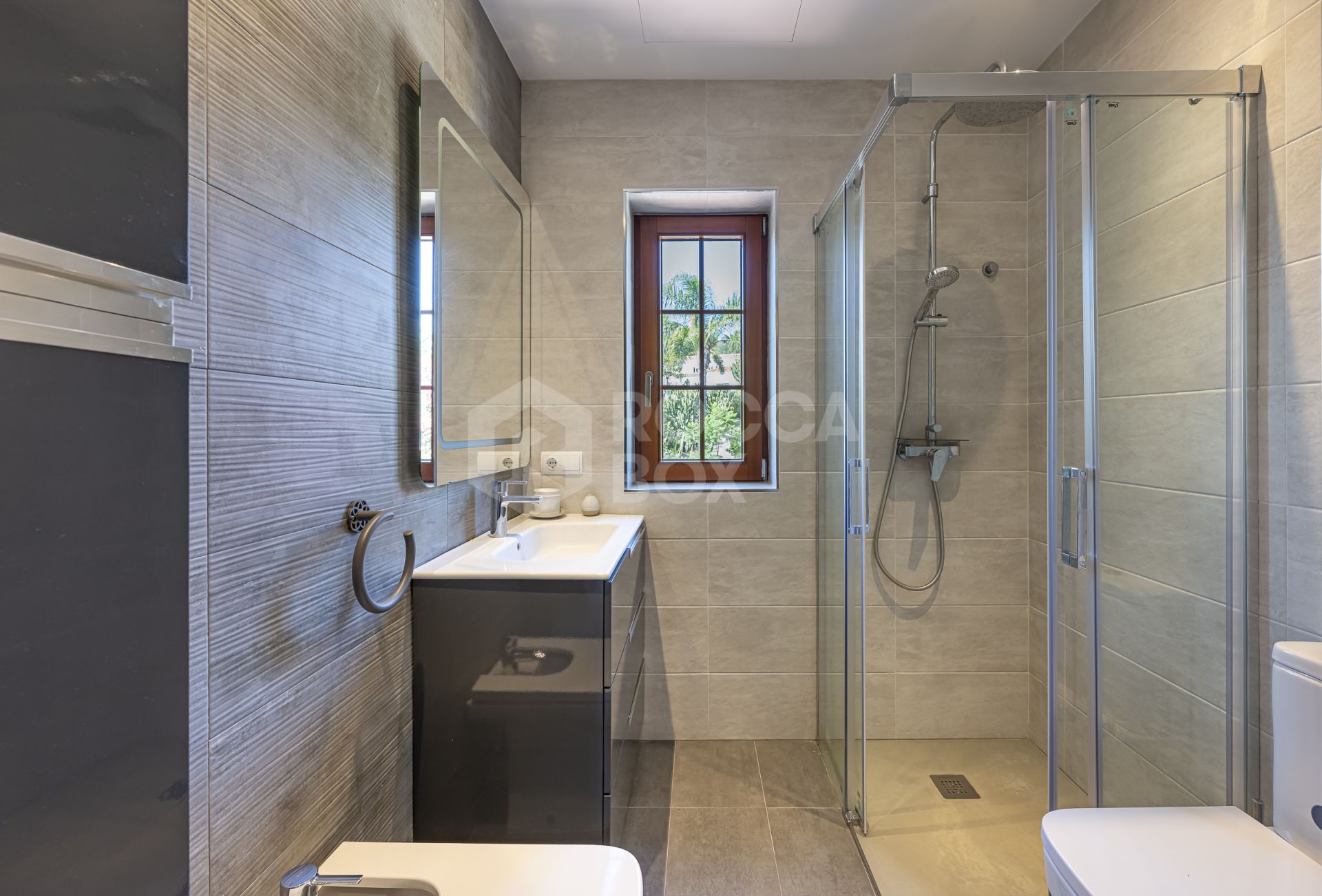 Modern Villa Close to the Beach for Sale in El Rosario, Marbella East