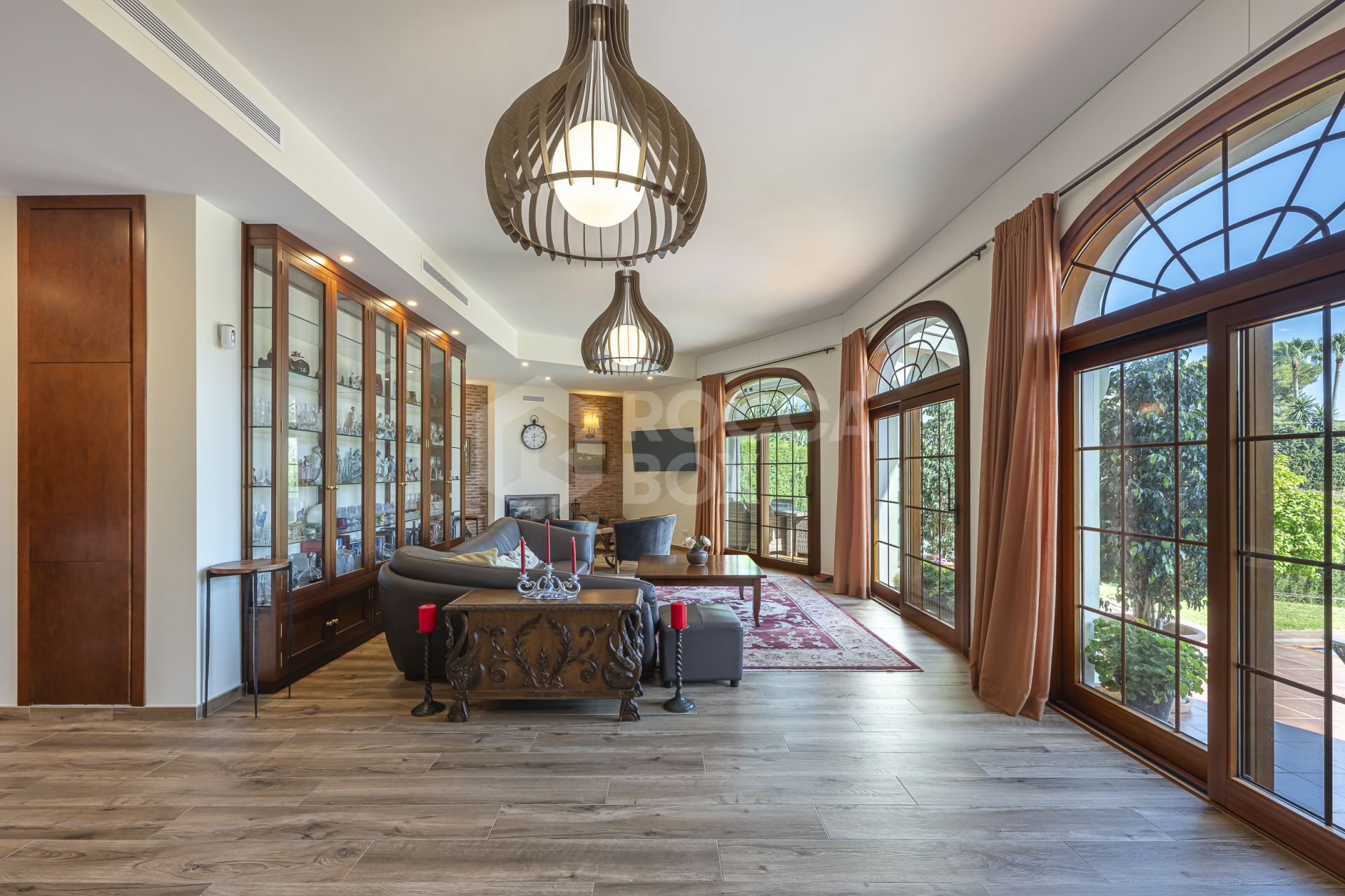 Modern Villa Close to the Beach for Sale in El Rosario, Marbella East