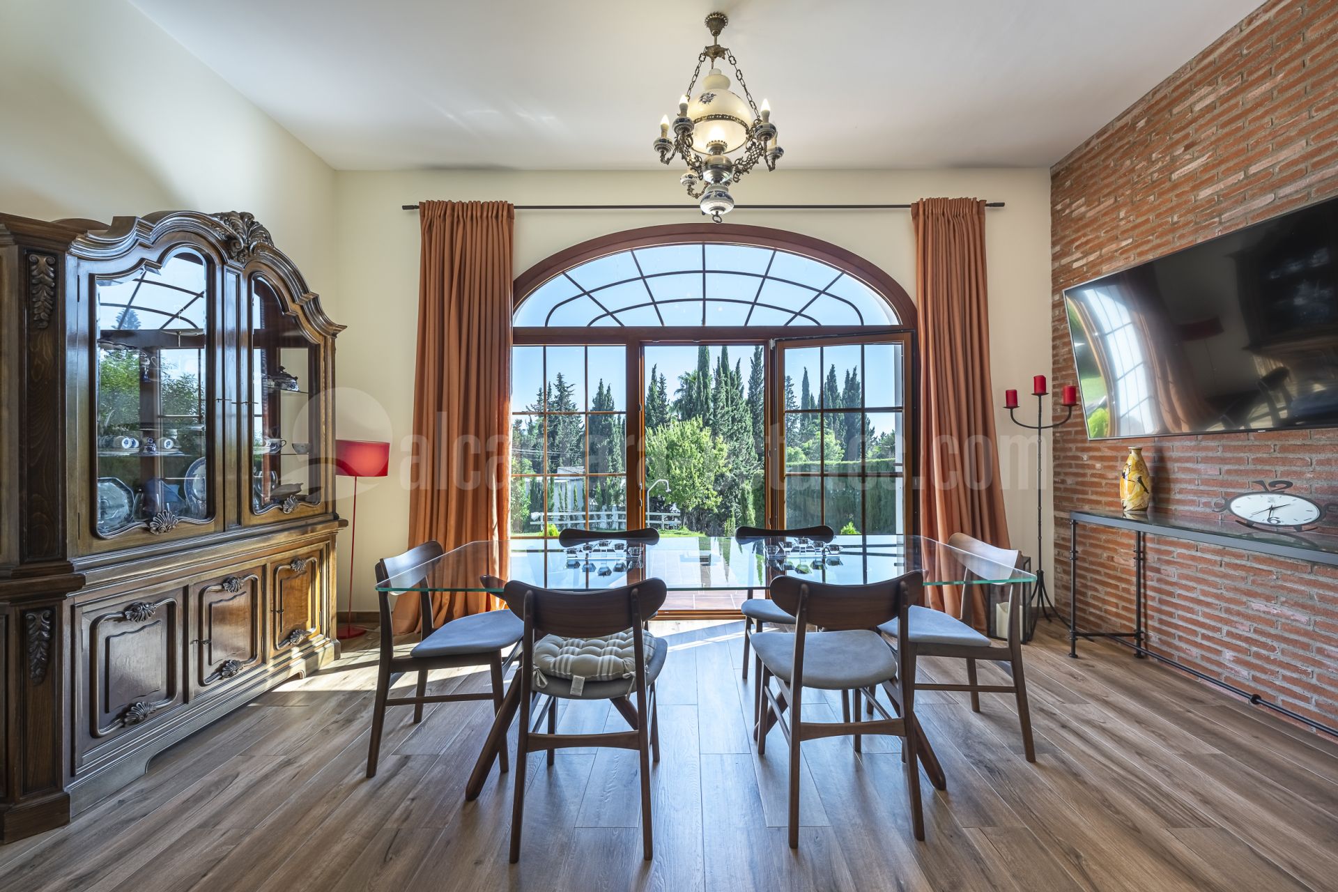 Villa in El Rosario, Marbella