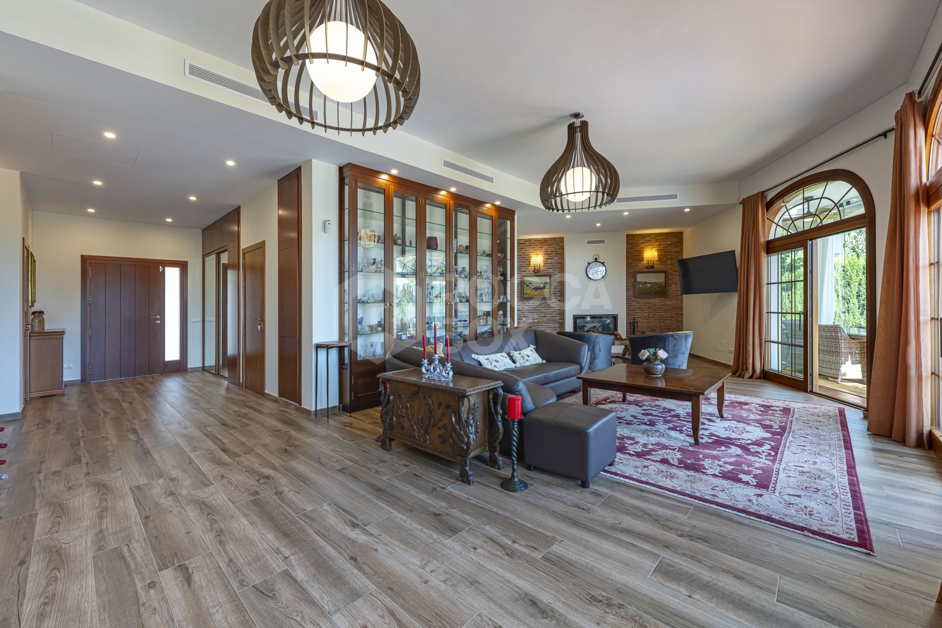 Modern Villa Close to the Beach for Sale in El Rosario, Marbella East