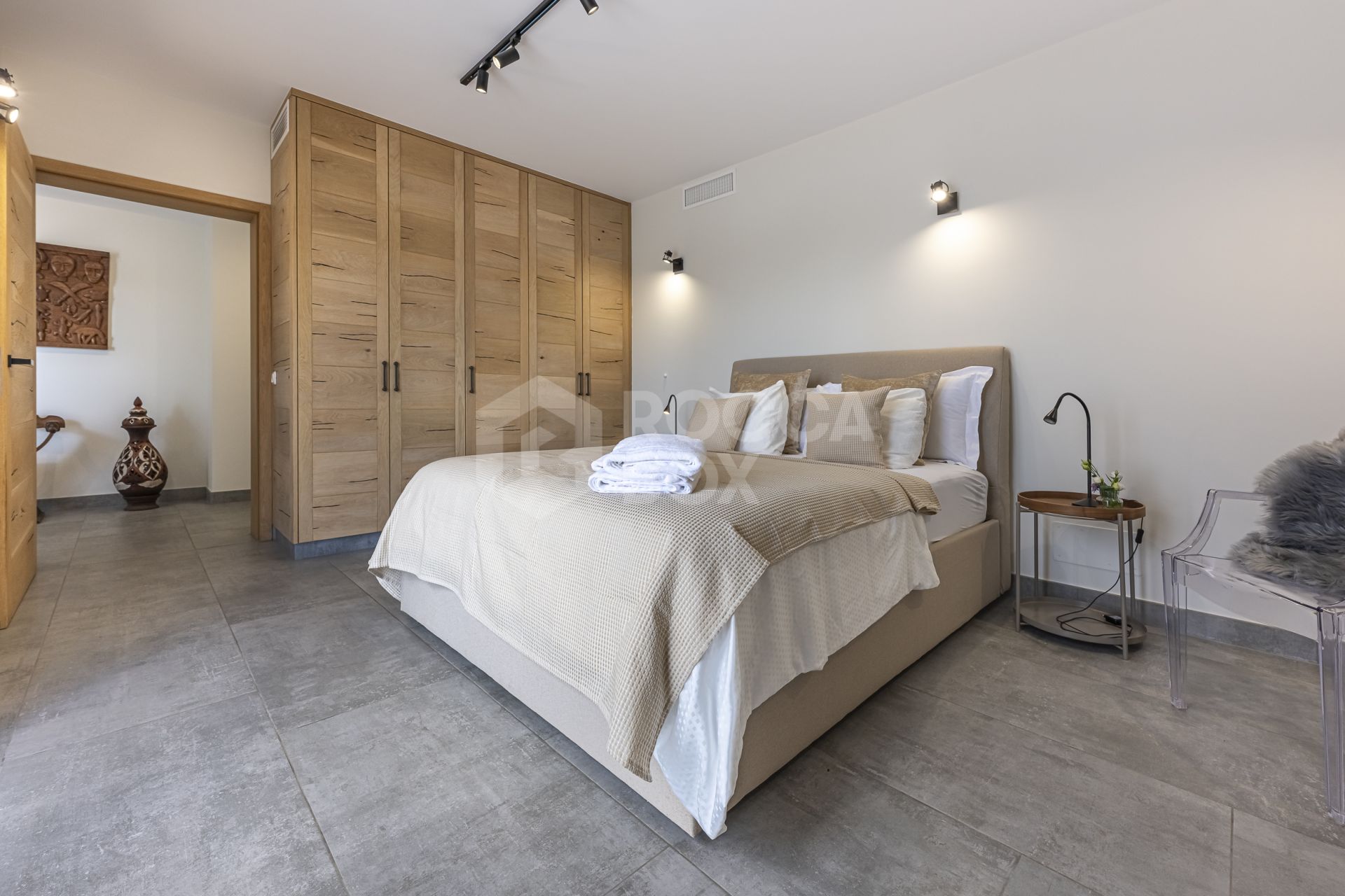 Luxury sea-view villa with development potential for sale in Elviria, Marbella East