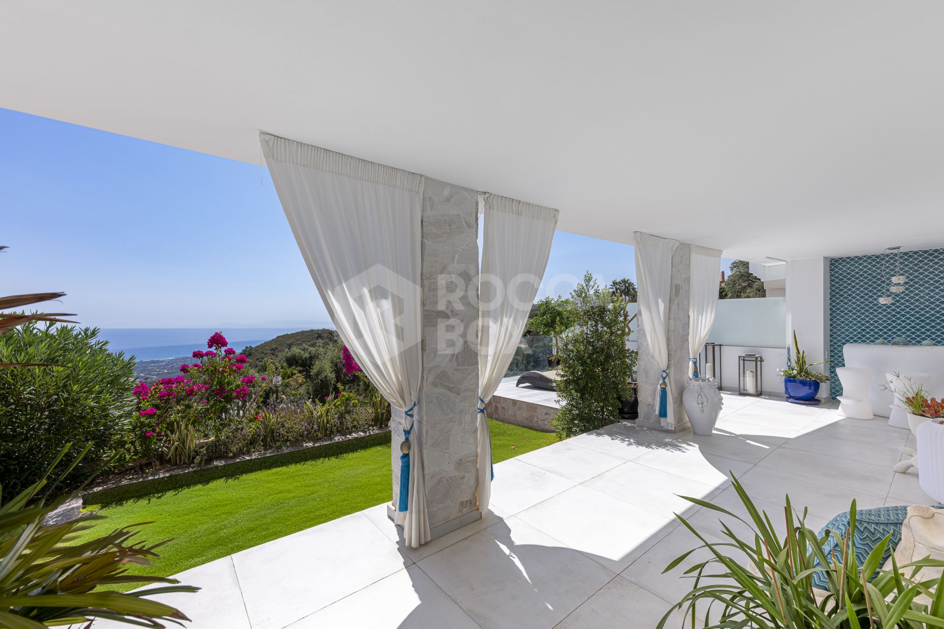 Spacious Hilltop Townhouse with 180º Sea Views for Sale in La Mairena, Marbella East