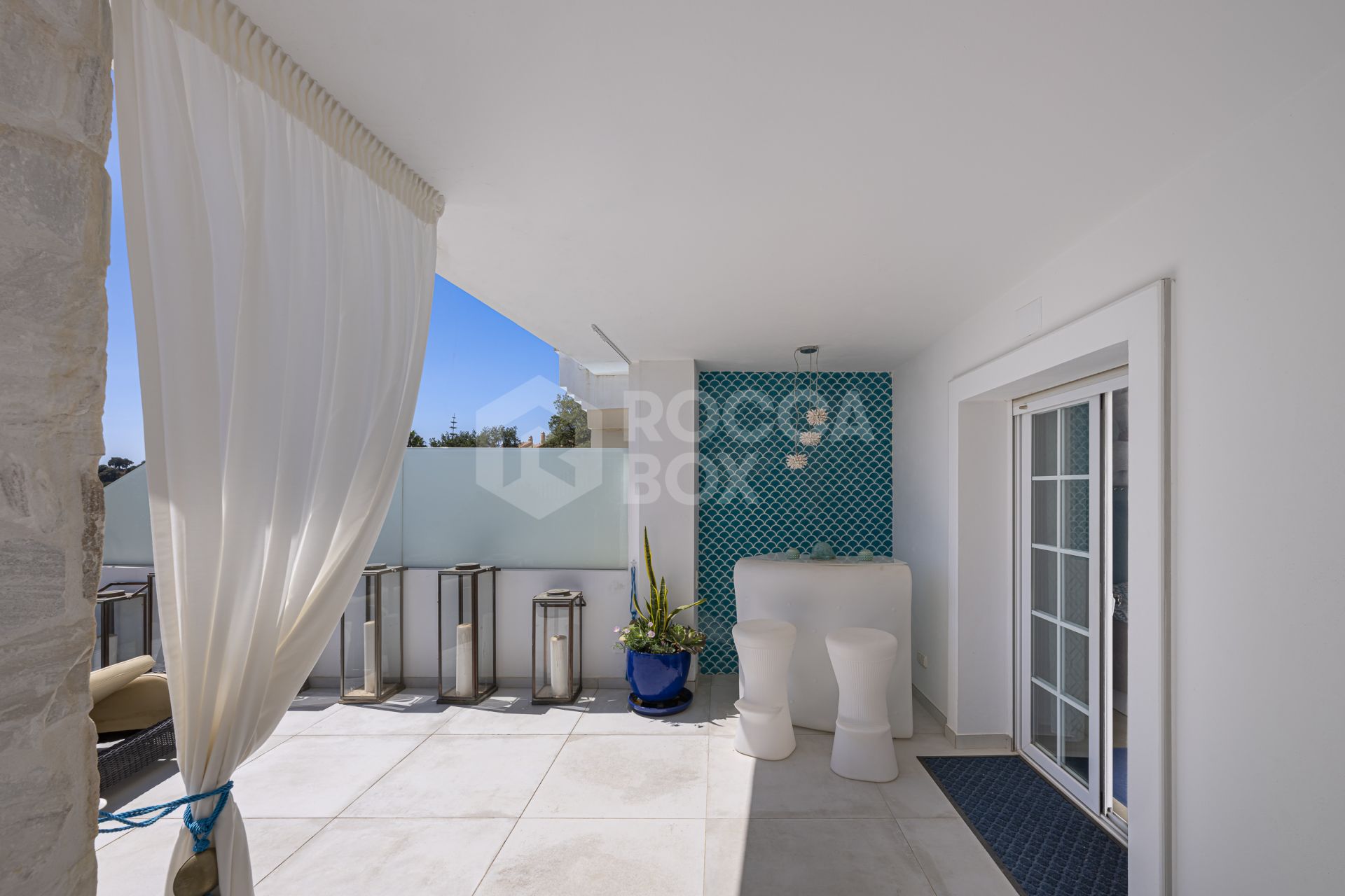 Spacious Hilltop Townhouse with 180º Sea Views for Sale in La Mairena, Marbella East