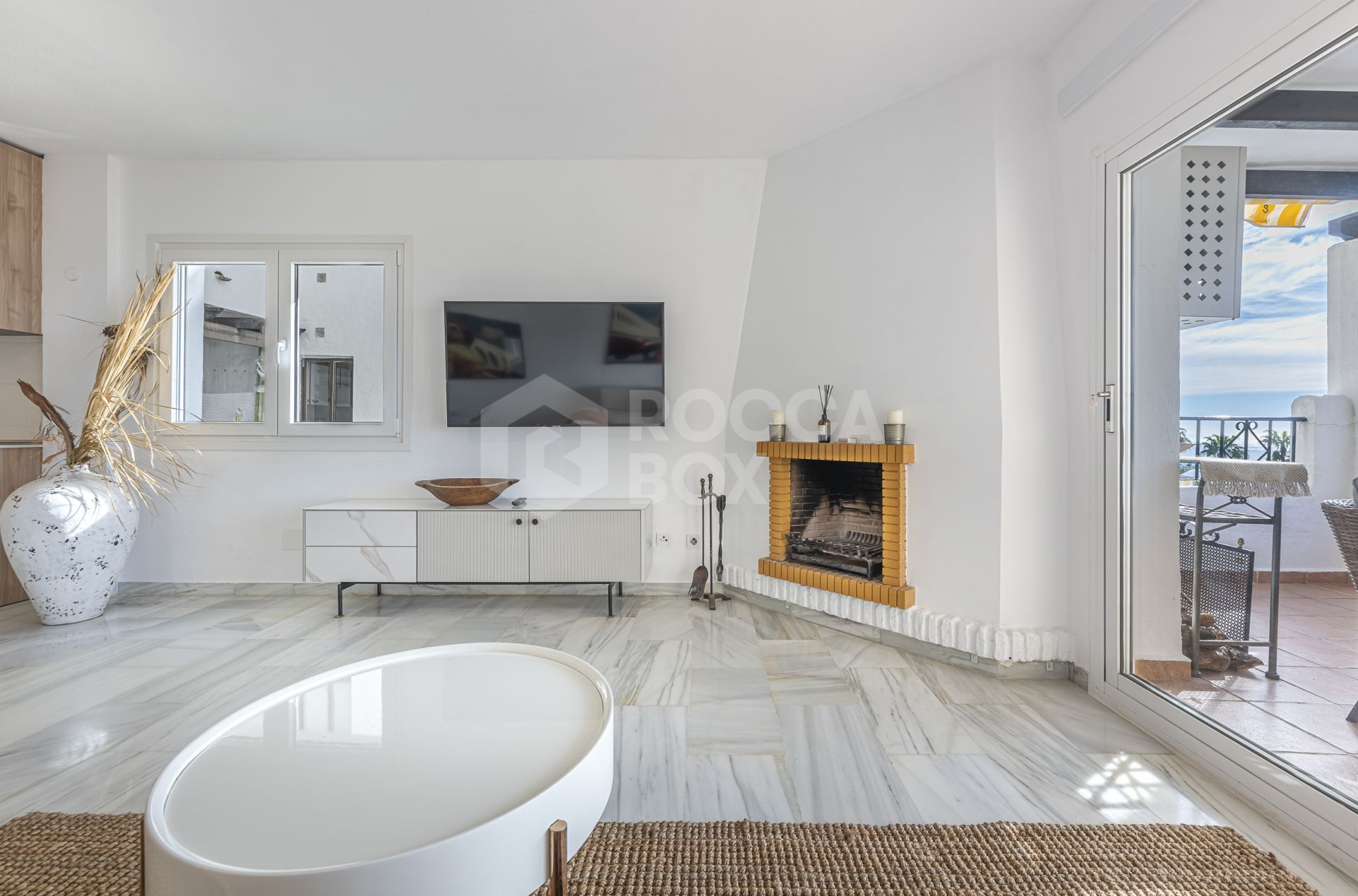 Sea Views | Refurbished 2-Bed Apartment in Sitio de Calahonda, Close to Beach & Golf