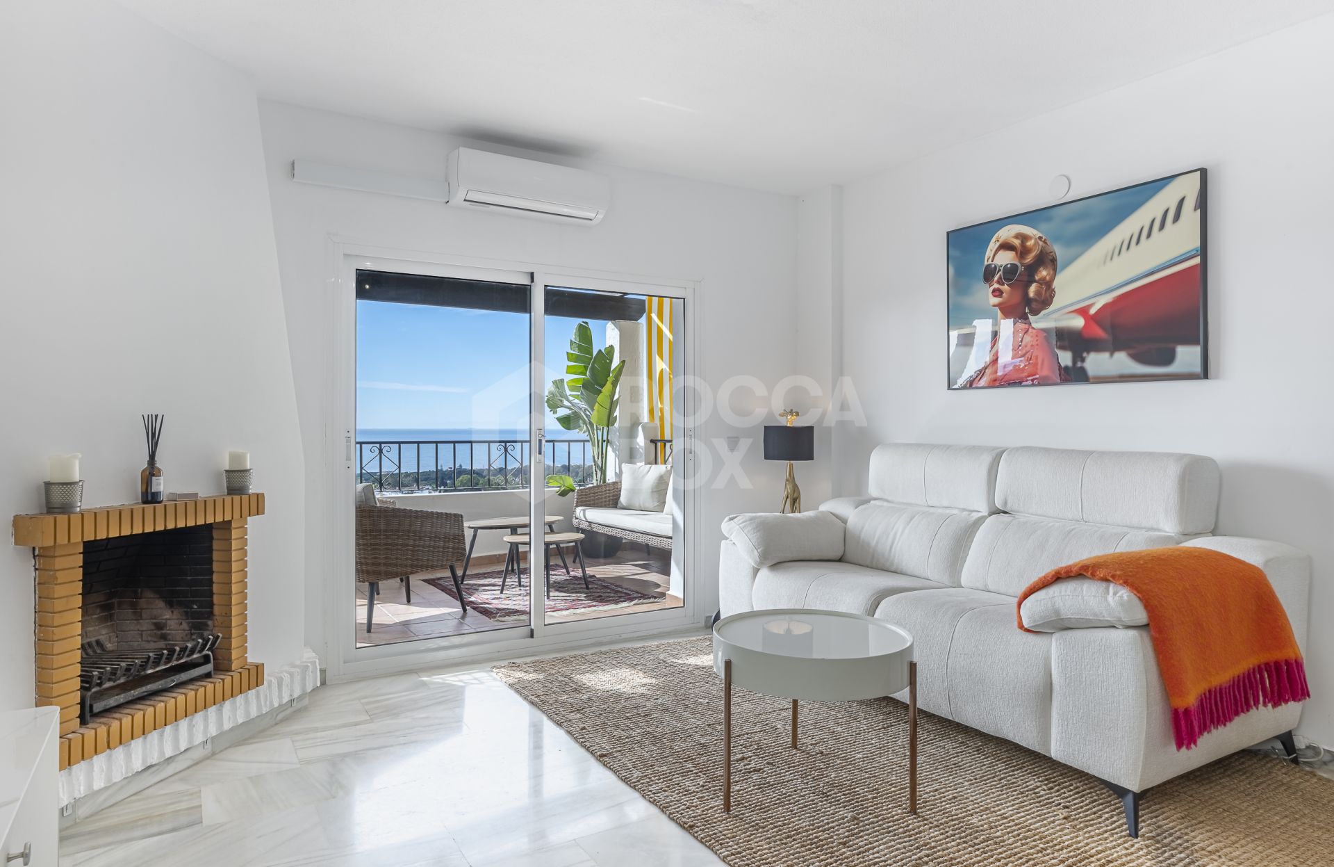 Sea Views | Refurbished 2-Bed Apartment in Sitio de Calahonda, Close to Beach & Golf