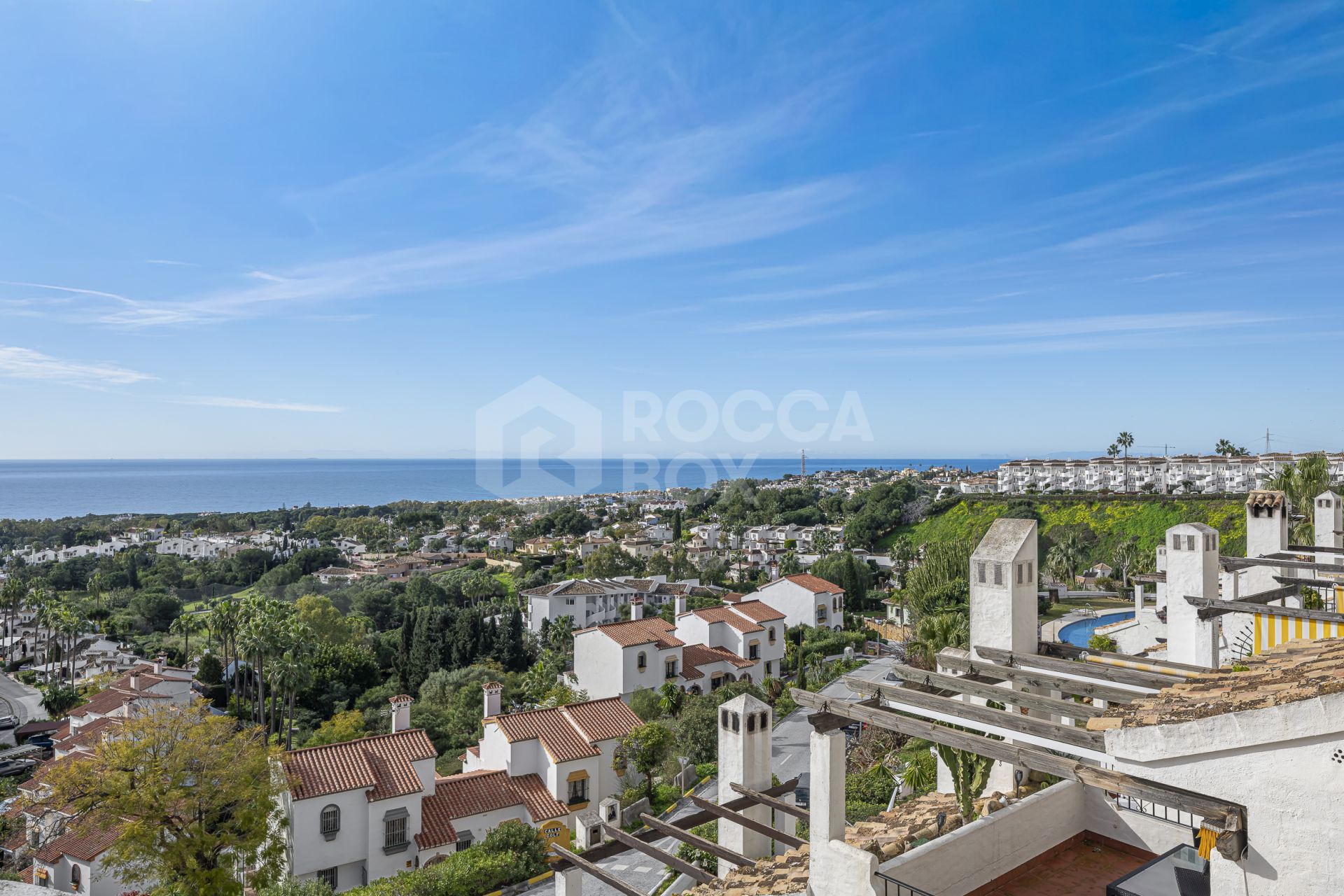Sea Views | Refurbished 2-Bed Apartment in Sitio de Calahonda, Close to Beach & Golf