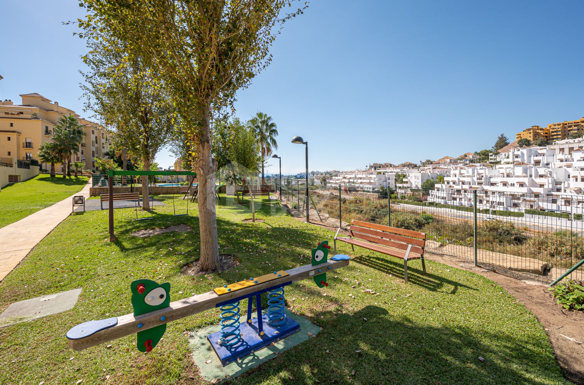 Immaculate Ground Floor Apartment with Expansive Terrace in Las Joyas, Estepona East