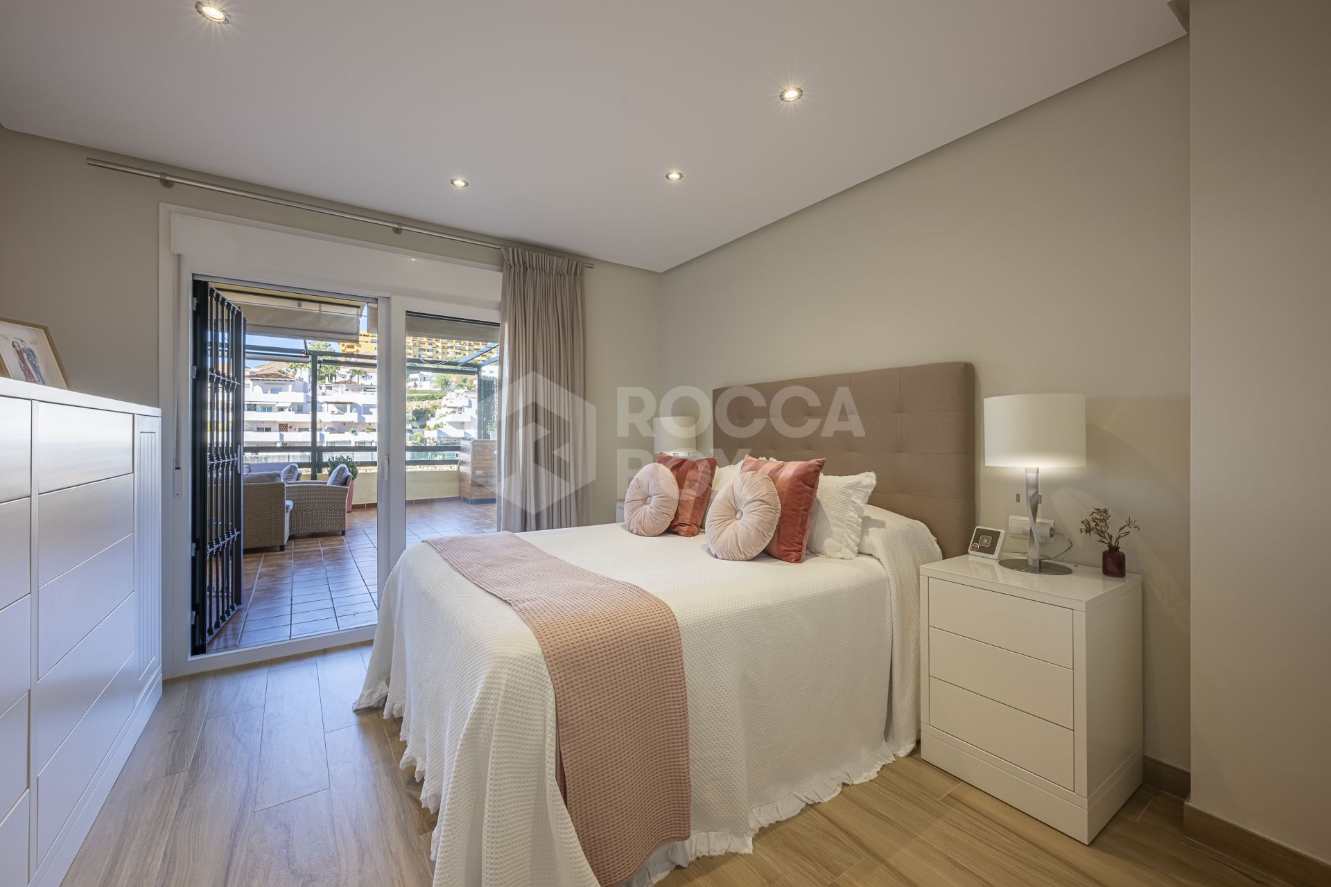 Immaculate Ground Floor Apartment with Expansive Terrace in Las Joyas, Estepona East