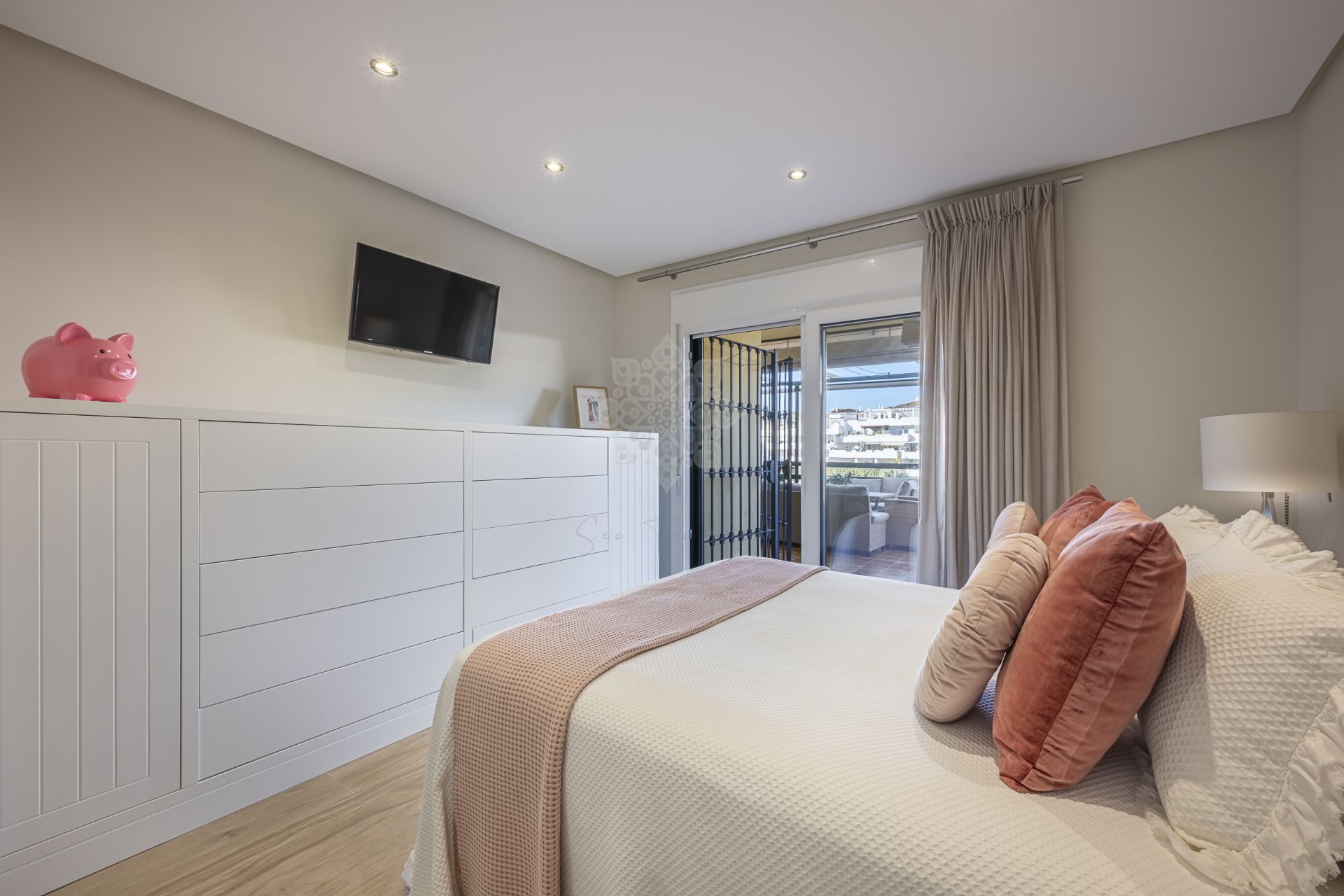 Ground Floor Apartment in Las Joyas, Estepona