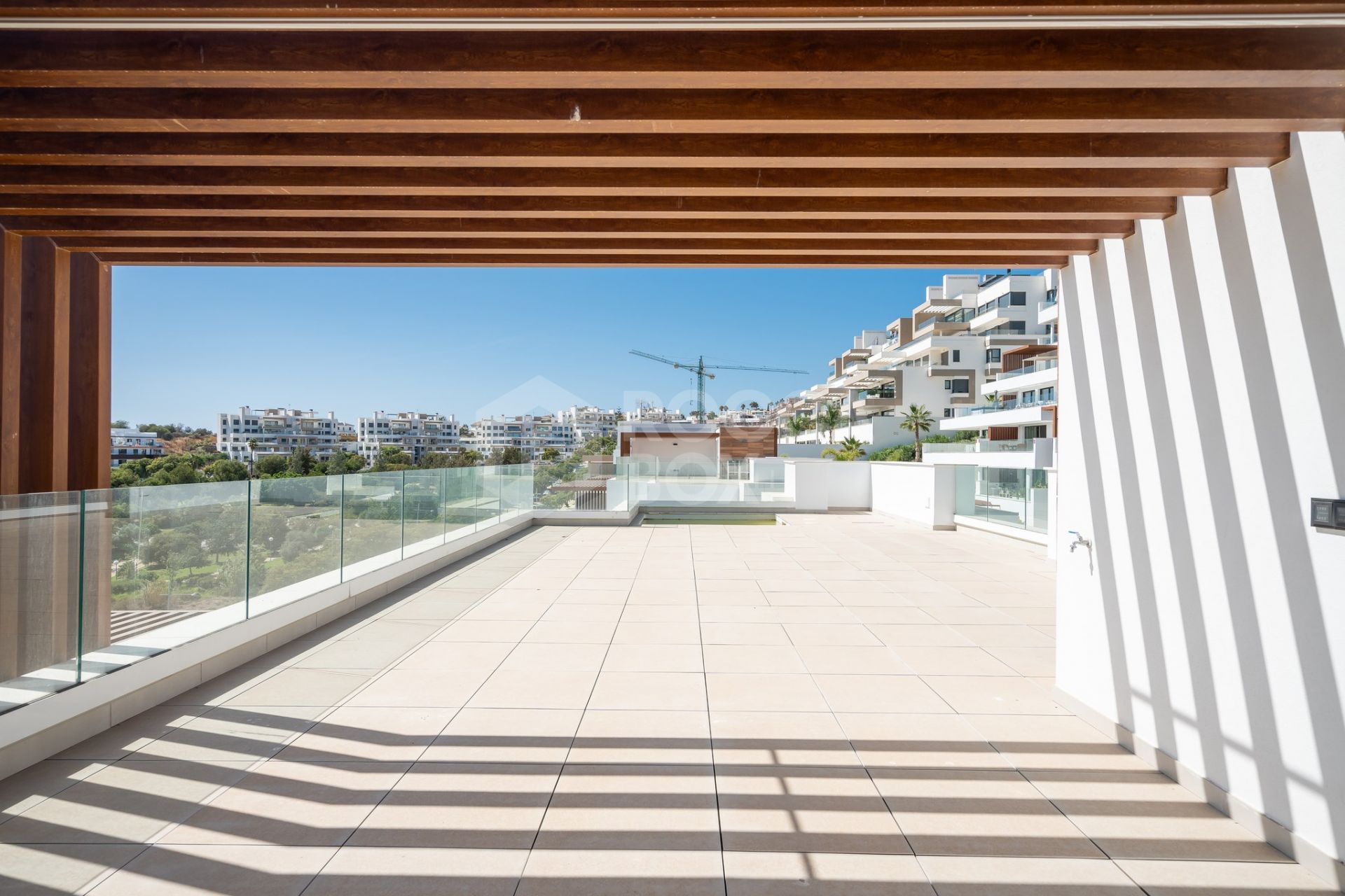 Penthouse with sea views and private plunge pool